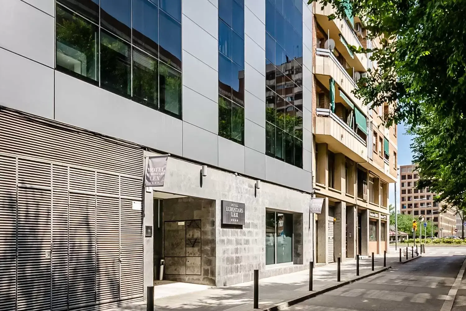 Facade/entrance in Ikonik Lex Facade/entrance in Ikonik Lex