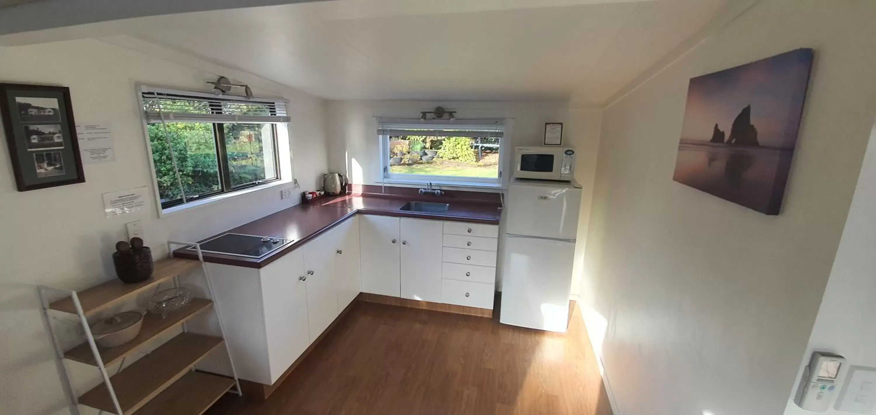 Kitchen/Kitchenette in Accent On Taupo Motor Lodge