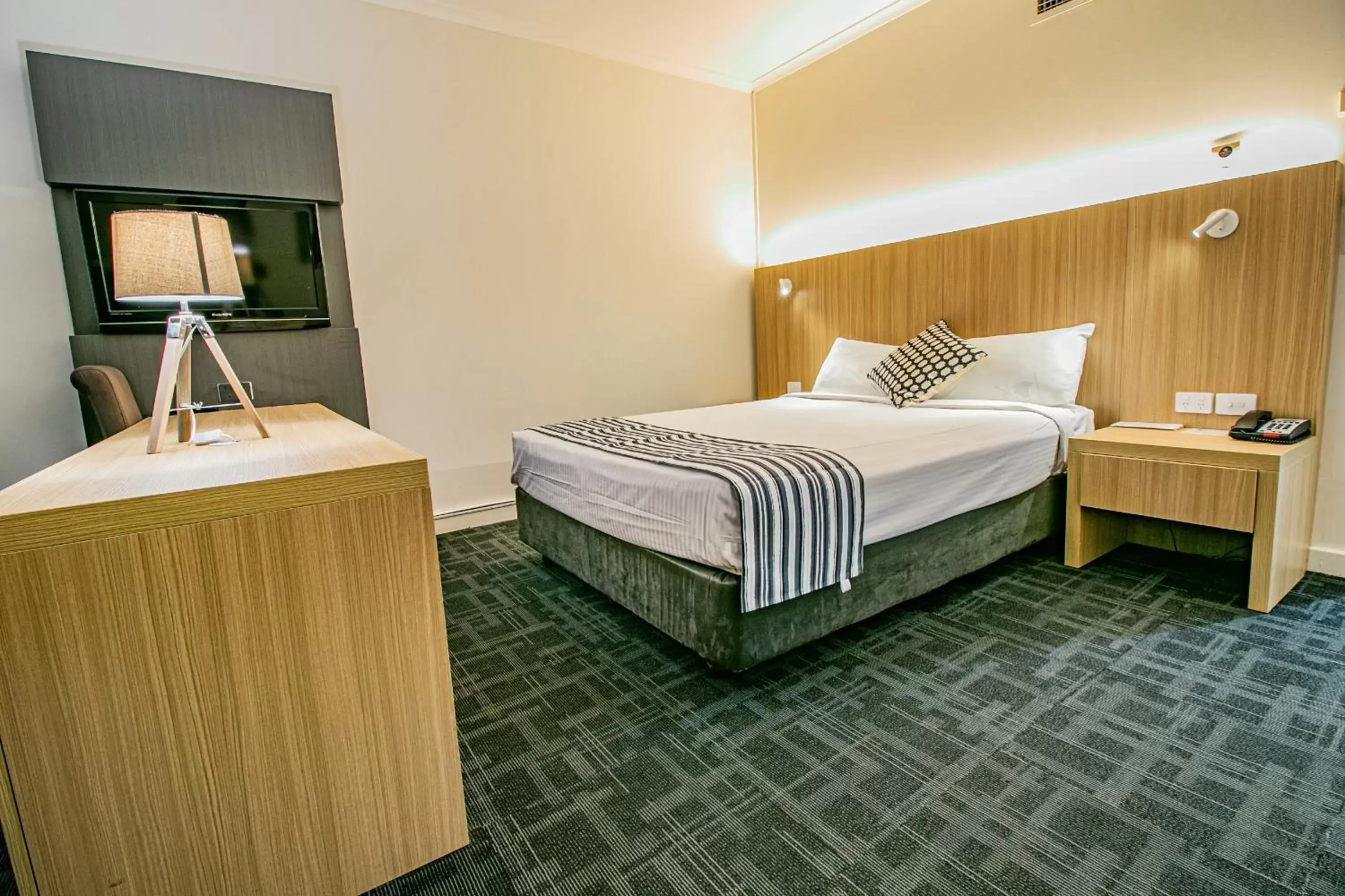 Deluxe Single Room - Ocean Side in Absolute Beachfront Opal Cove Resort Deluxe Single Room - Ocean Side in Absolute Beachfront Opal Cove Resort