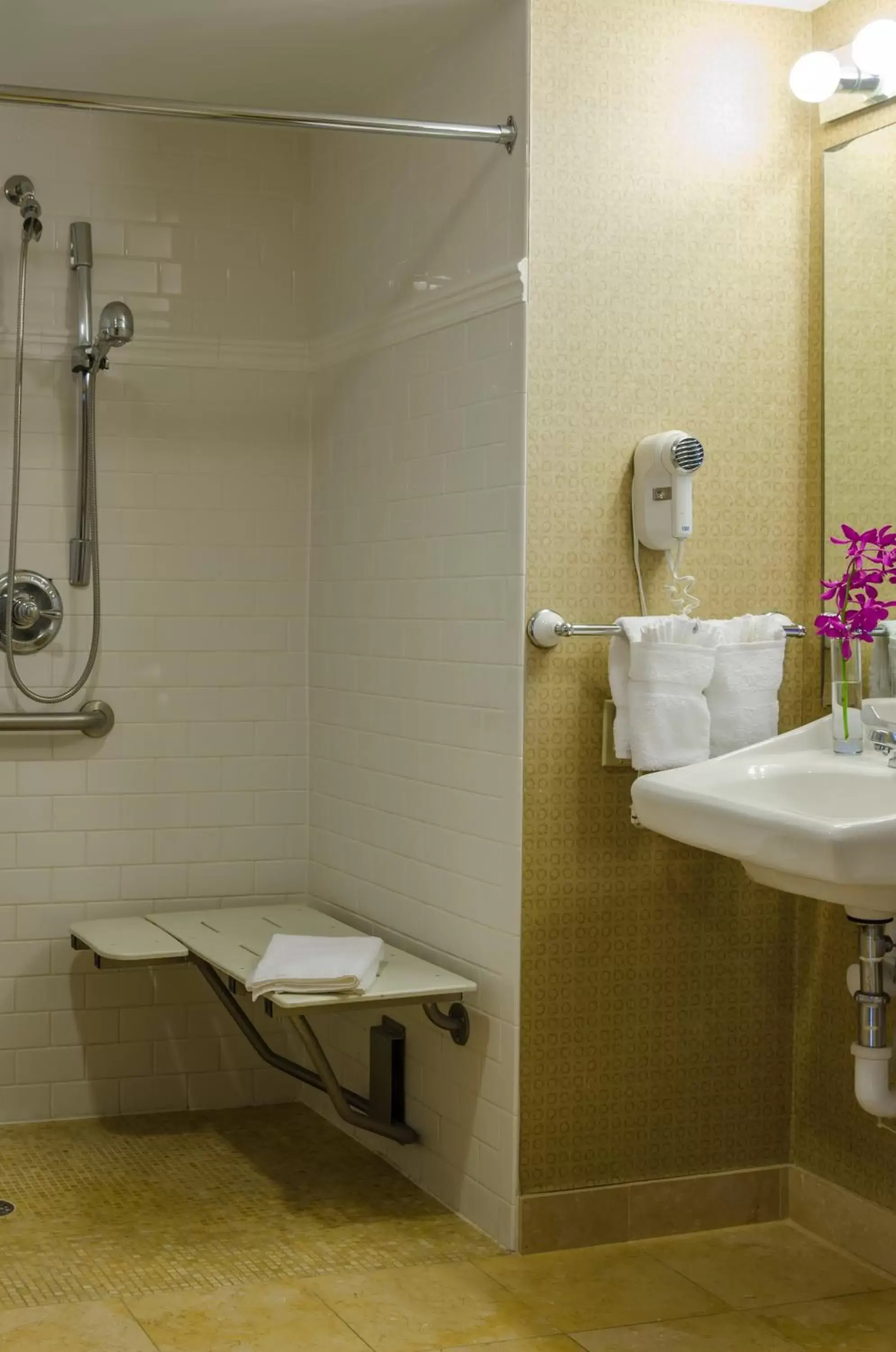 Bathroom in Beacon Hotel & Corporate Quarters