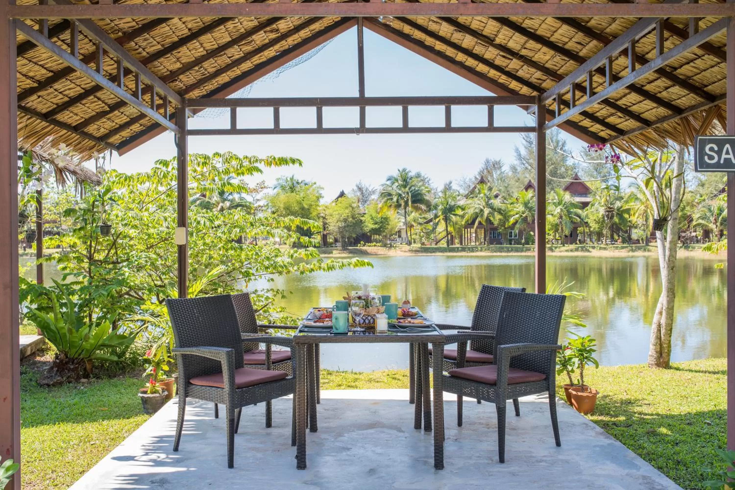 Restaurant/places to eat in ThaiLife Wellness & Meditation Resort- SHA Plus