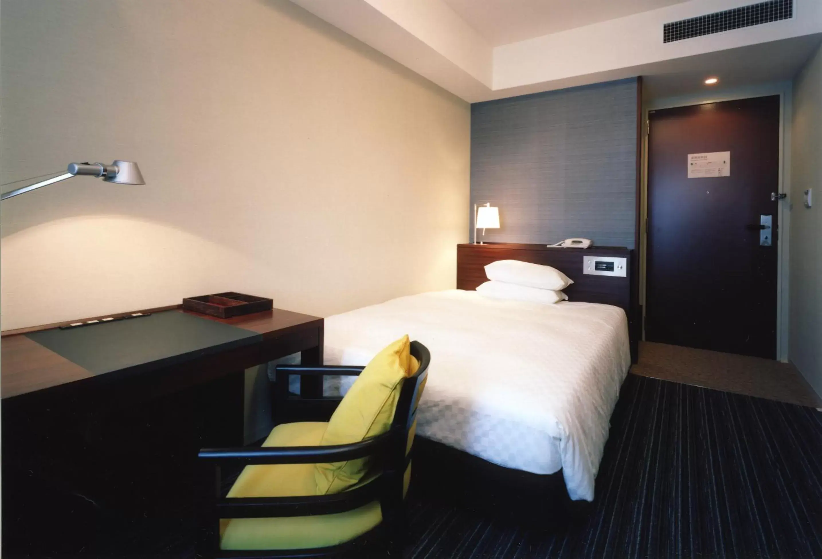 Bedroom, Bed in Centrair Hotel