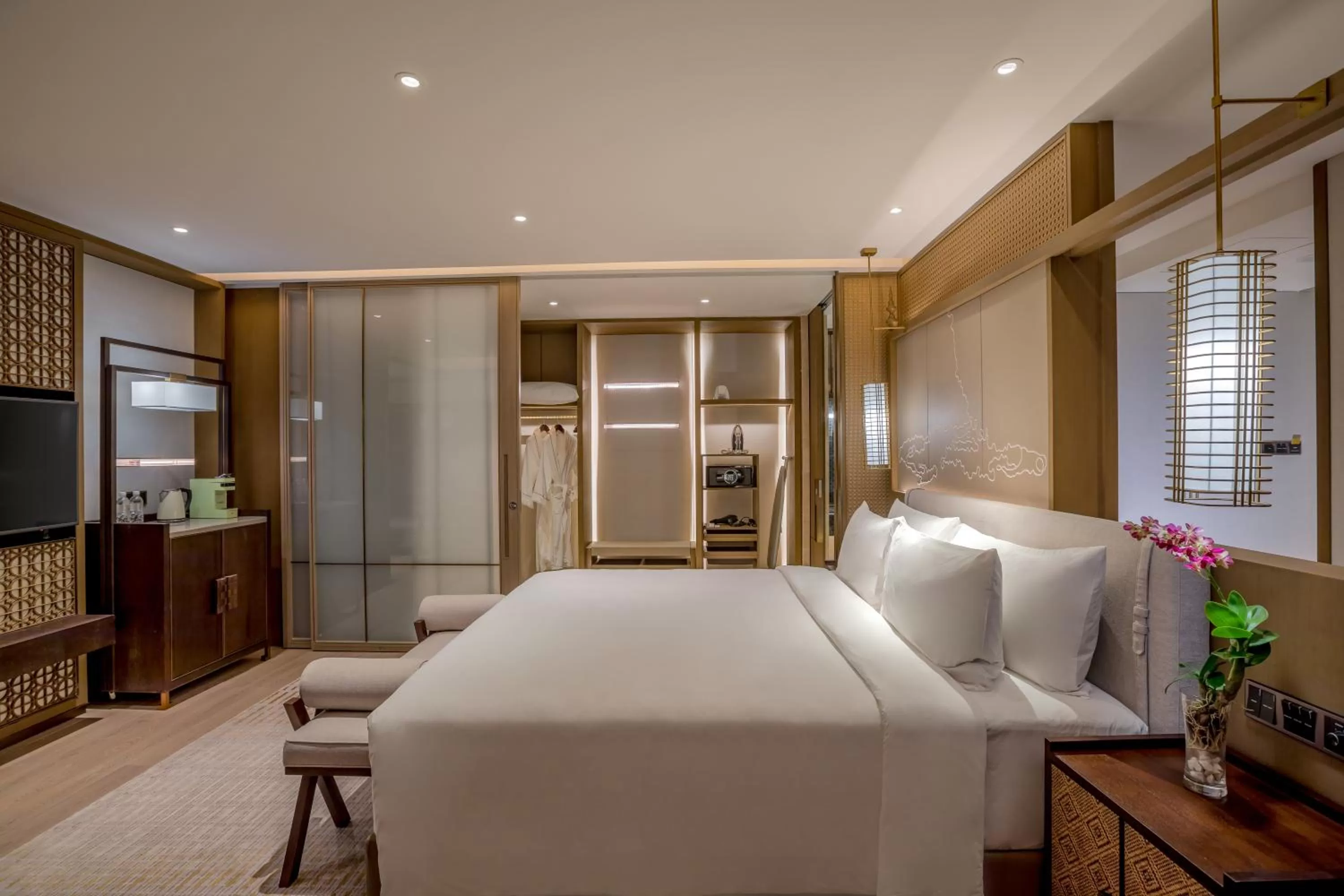 Bed in Pan Pacific Yangon