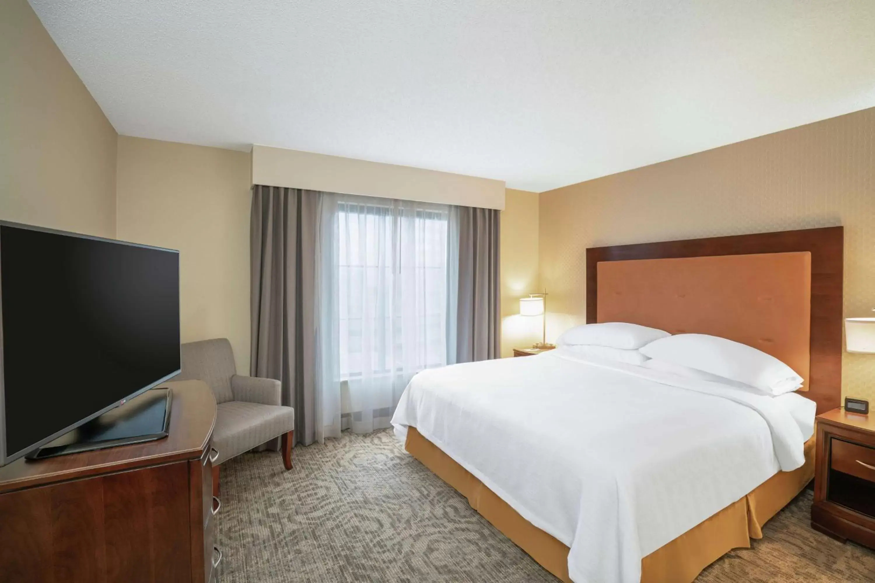 Bedroom, Bed in Embassy Suites Nashville - at Vanderbilt