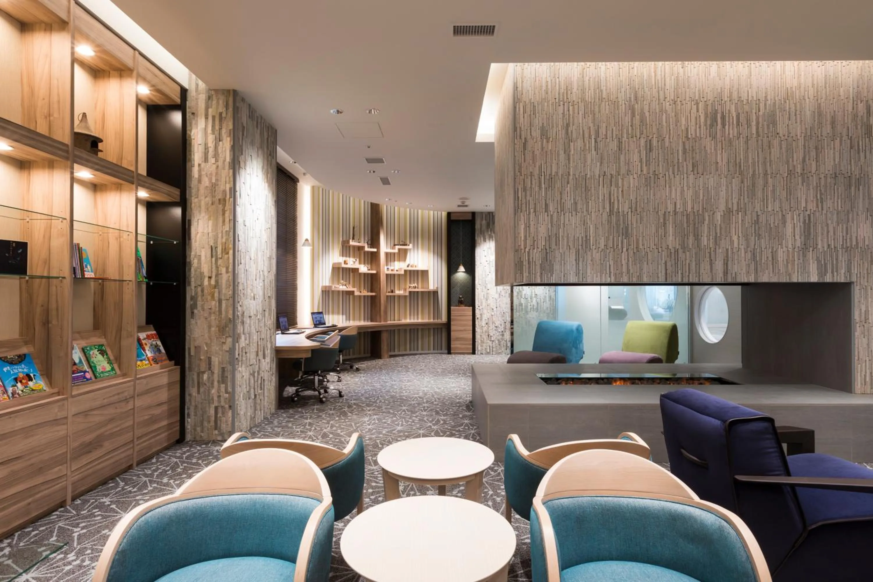 Communal lounge/ TV room in Kitayuzawa Mori no soraniwa