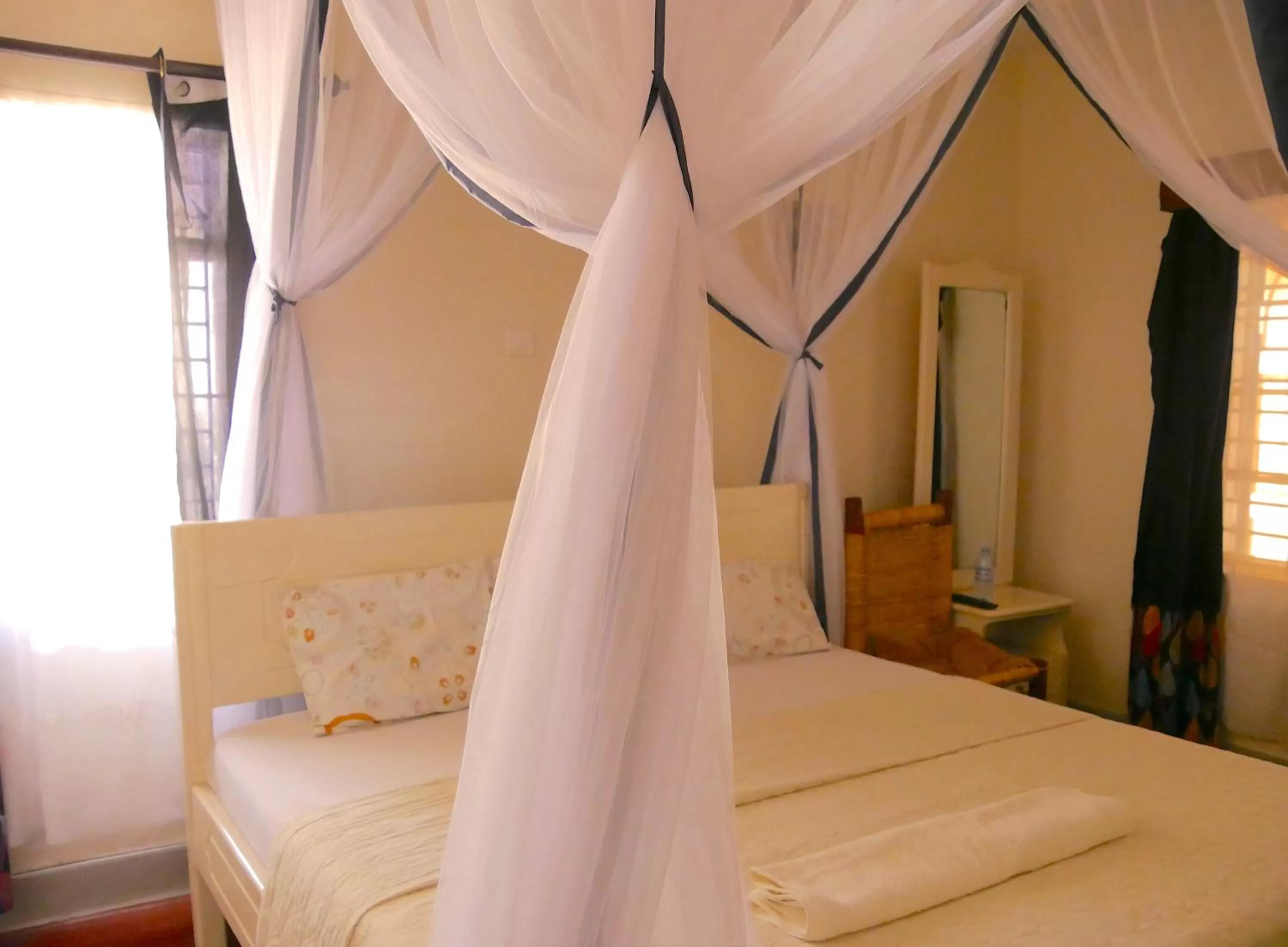 Bed in Hotel Acacia City