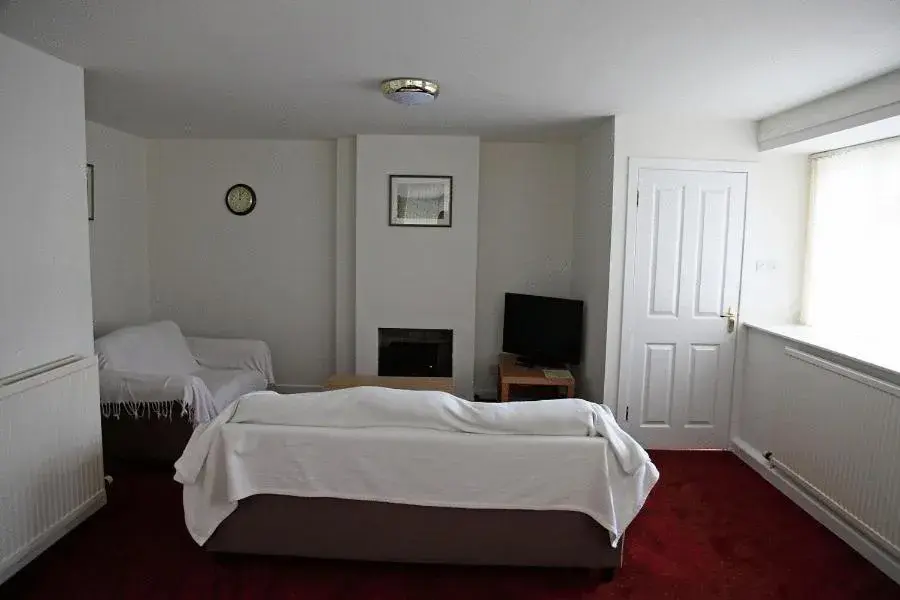 Bedroom, Bed in Balmoral Hotel
