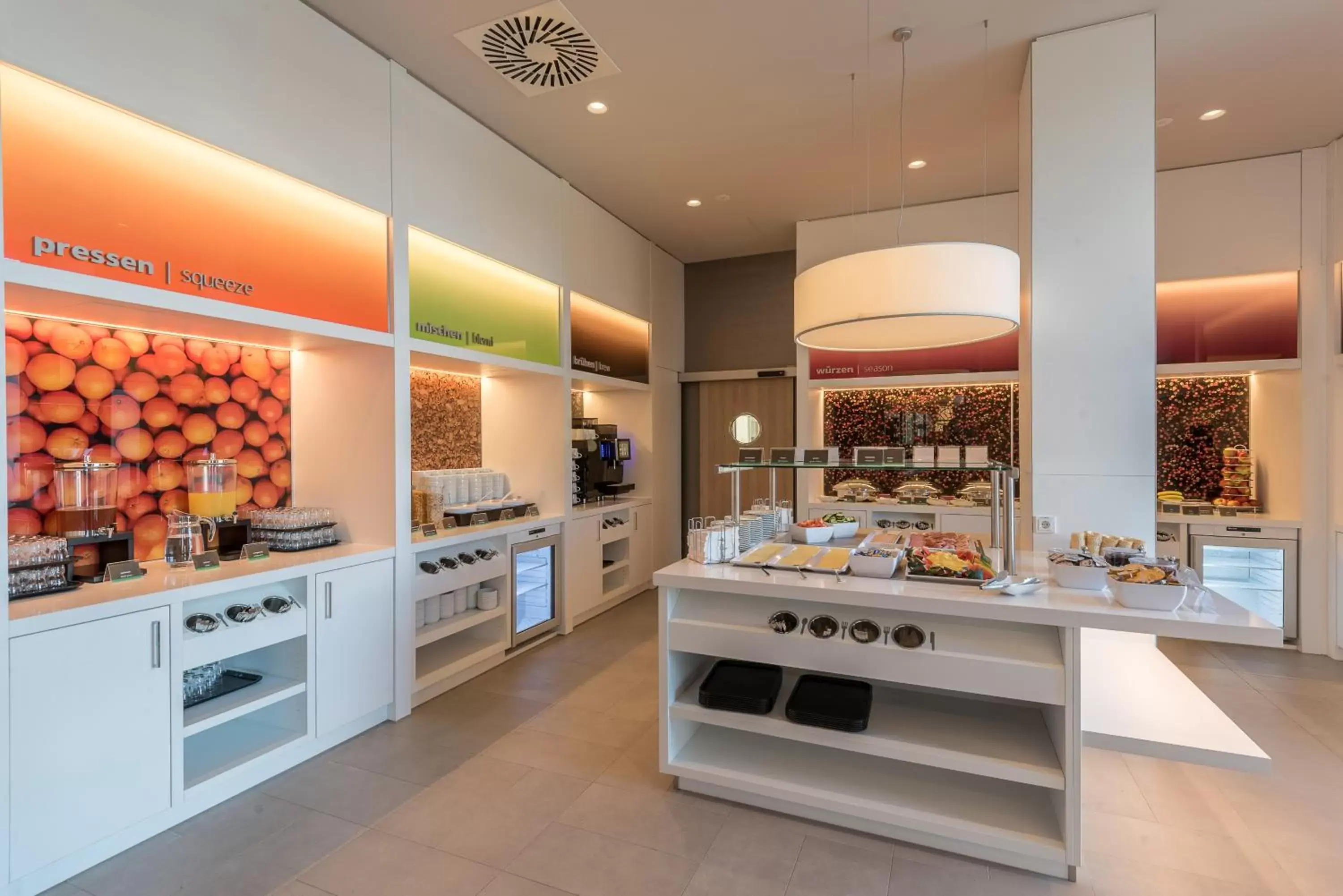 Breakfast in Hampton By Hilton Freiburg Breakfast in Hampton By Hilton Freiburg