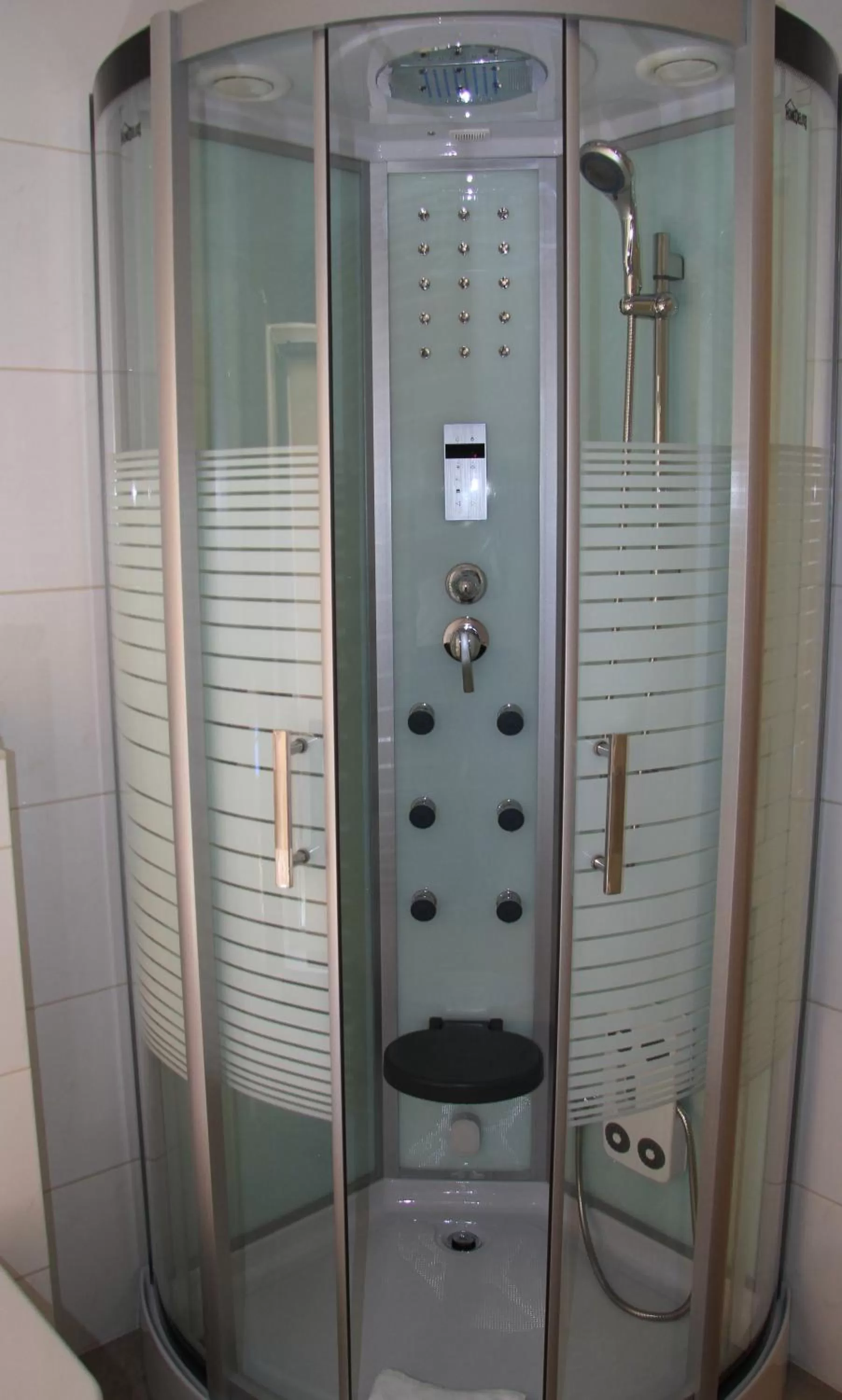 Bathroom in Waldhotel Albachmühle mit Albacher Stuben