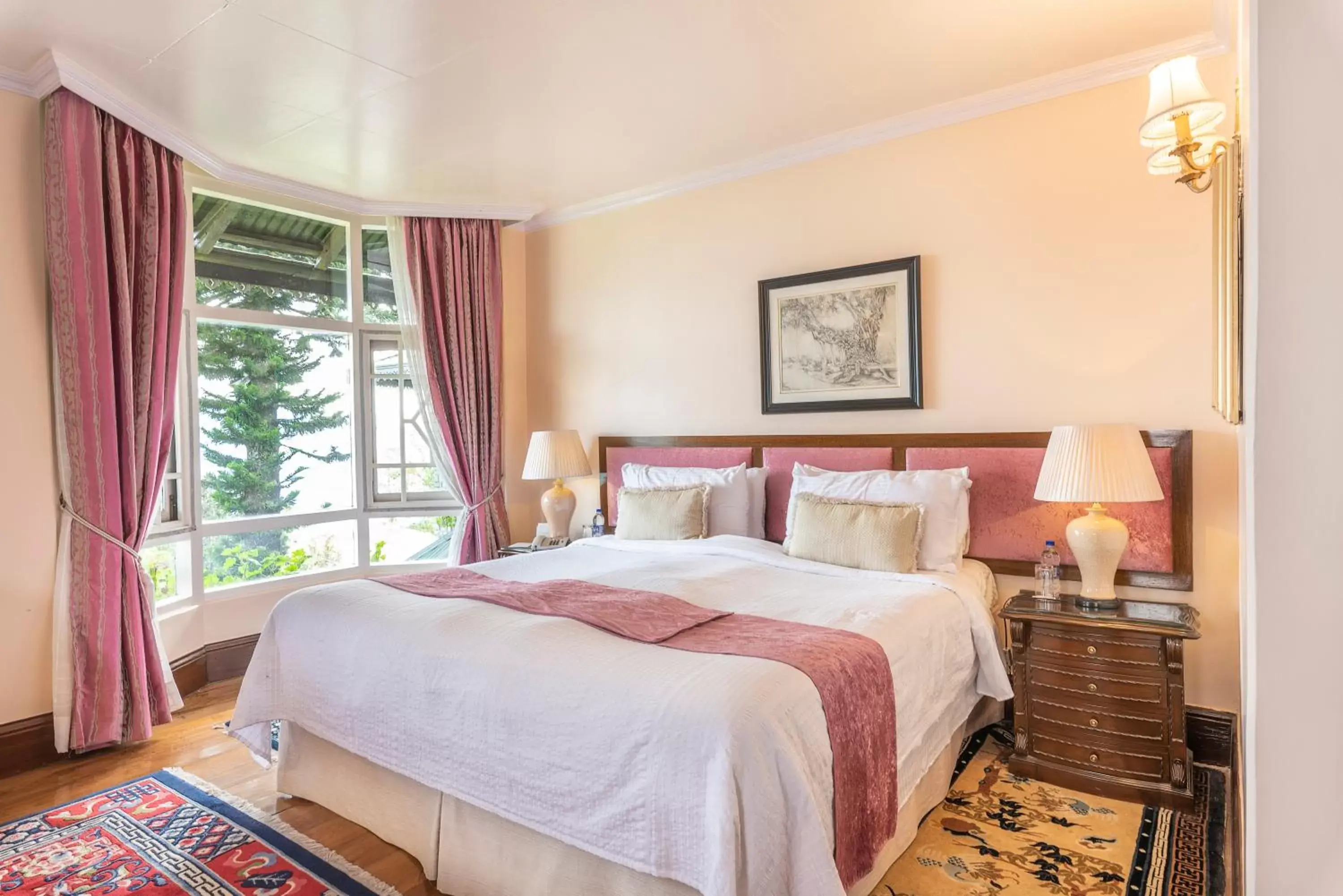 Bed in The Elgin Silver Oaks - Heritage Resort & Spa