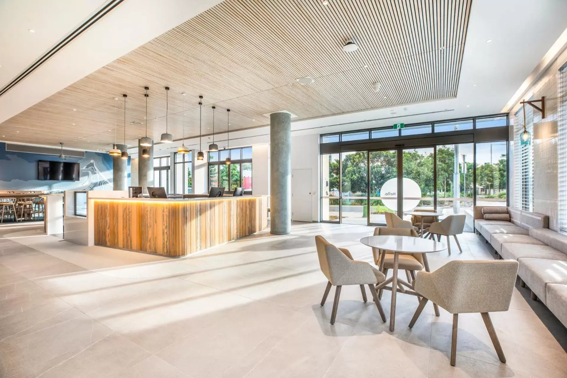 Property building in Holiday Inn Express & Suites Sunshine Coast by IHG Property building in Holiday Inn Express & Suites Sunshine Coast by IHG