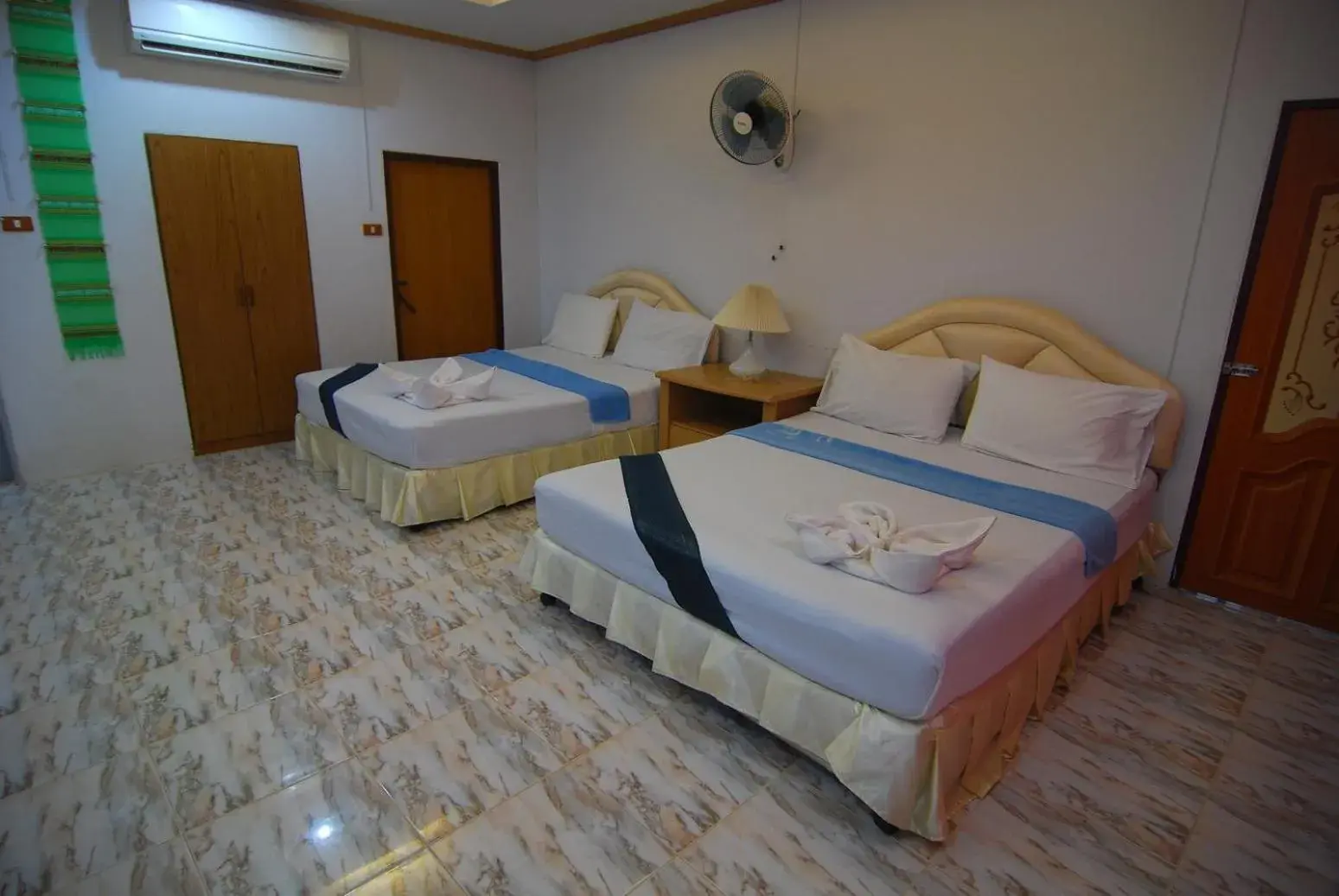 Bed in Lanta Paradise Beach Resort