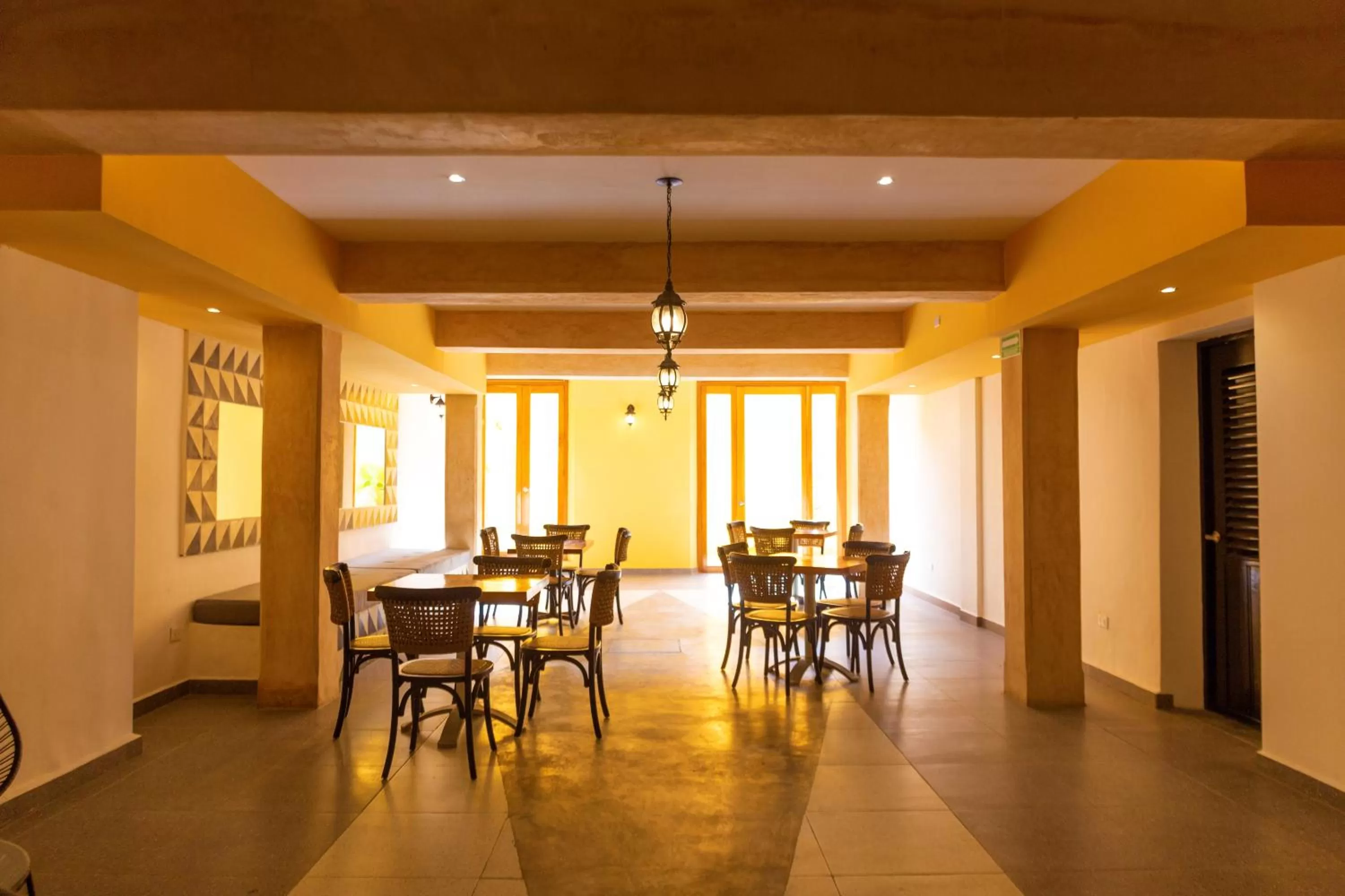 Seating area in Hotel La Nacional By Kavia