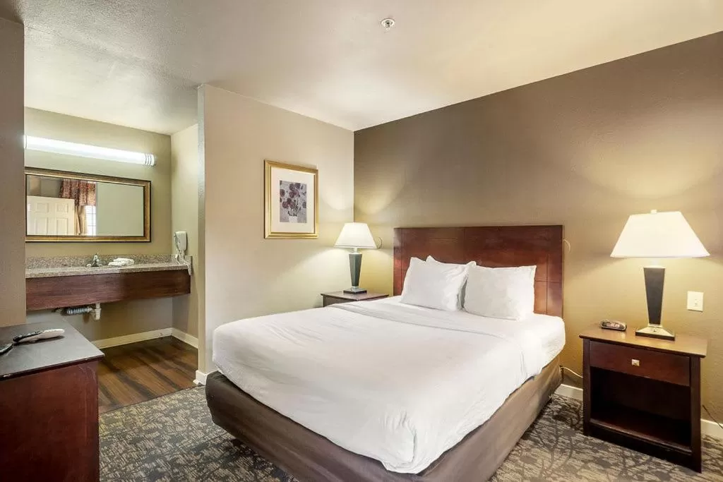 Bedroom, Bed in The 505 Collection Buckhead