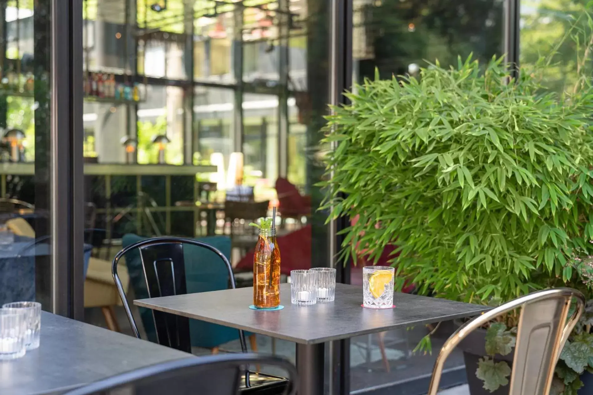 Balcony/Terrace, Restaurant/Places to Eat in Ruby Lilly Hotel Munich