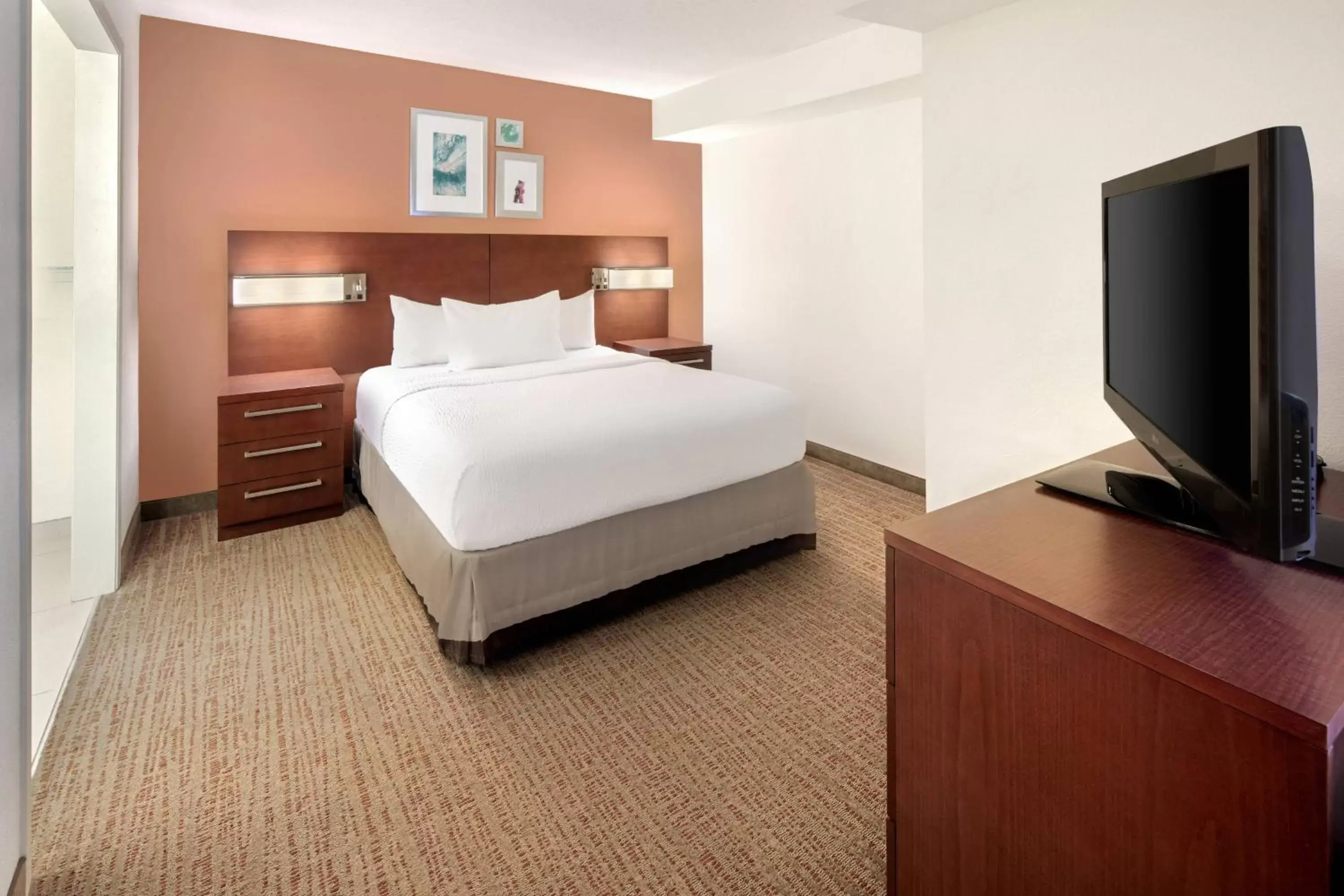 Photo of the whole room, Bed in Residence Inn Indianapolis Airport