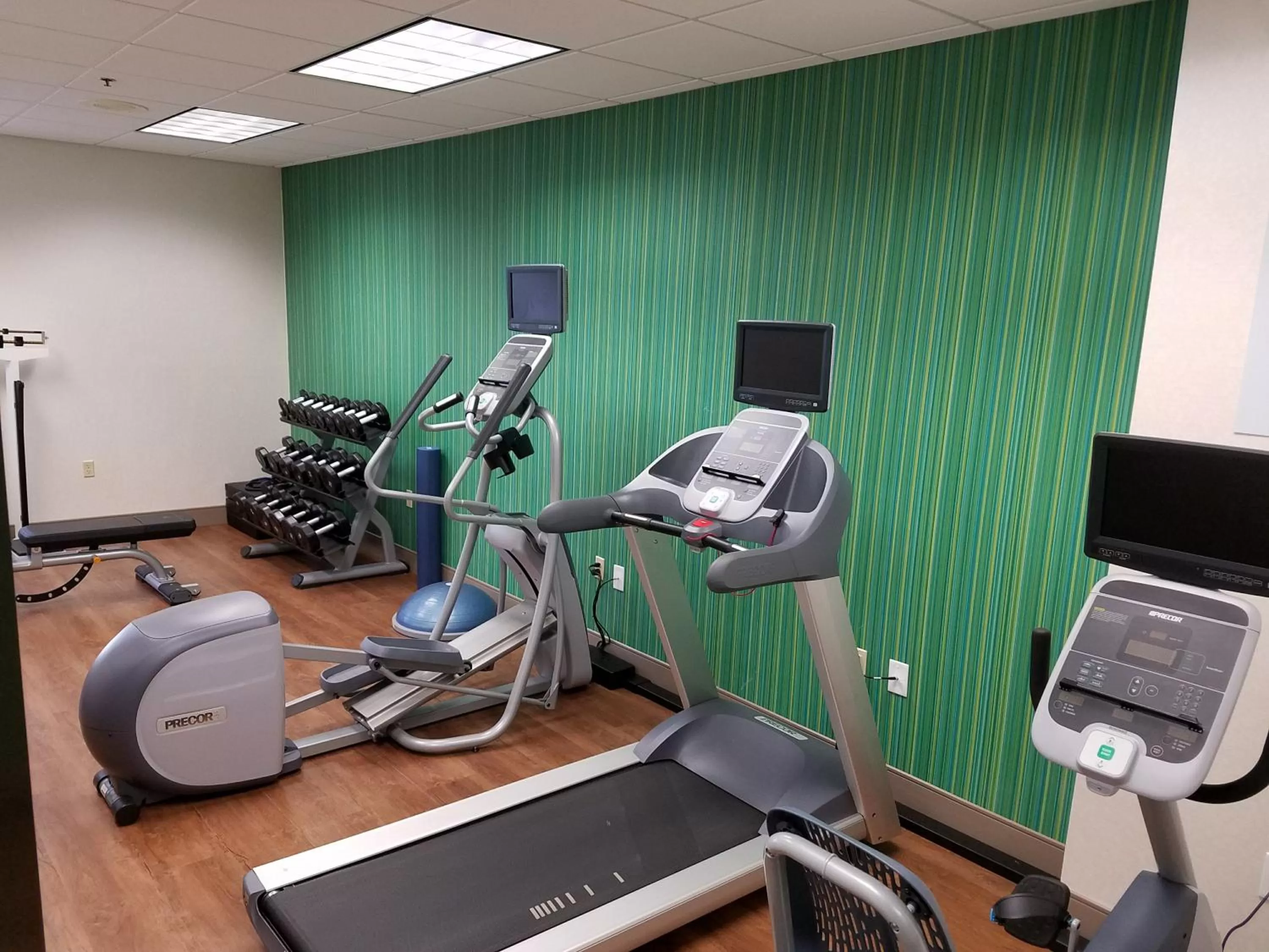 Fitness centre/facilities in Holiday Inn Express Hotel & Suites Jacksonville-South by IHG