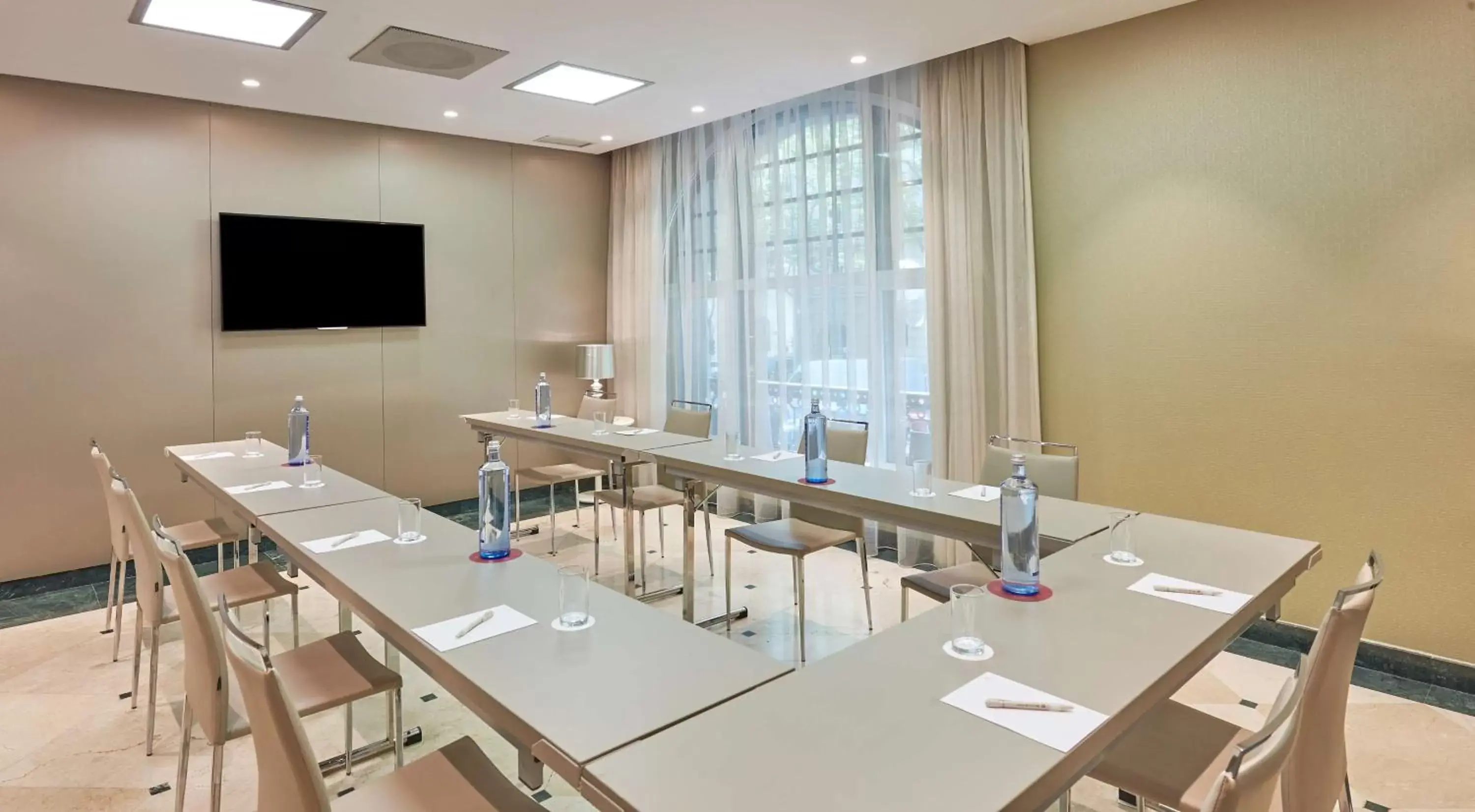 Meeting/conference room in NH Collection Madrid Abascal