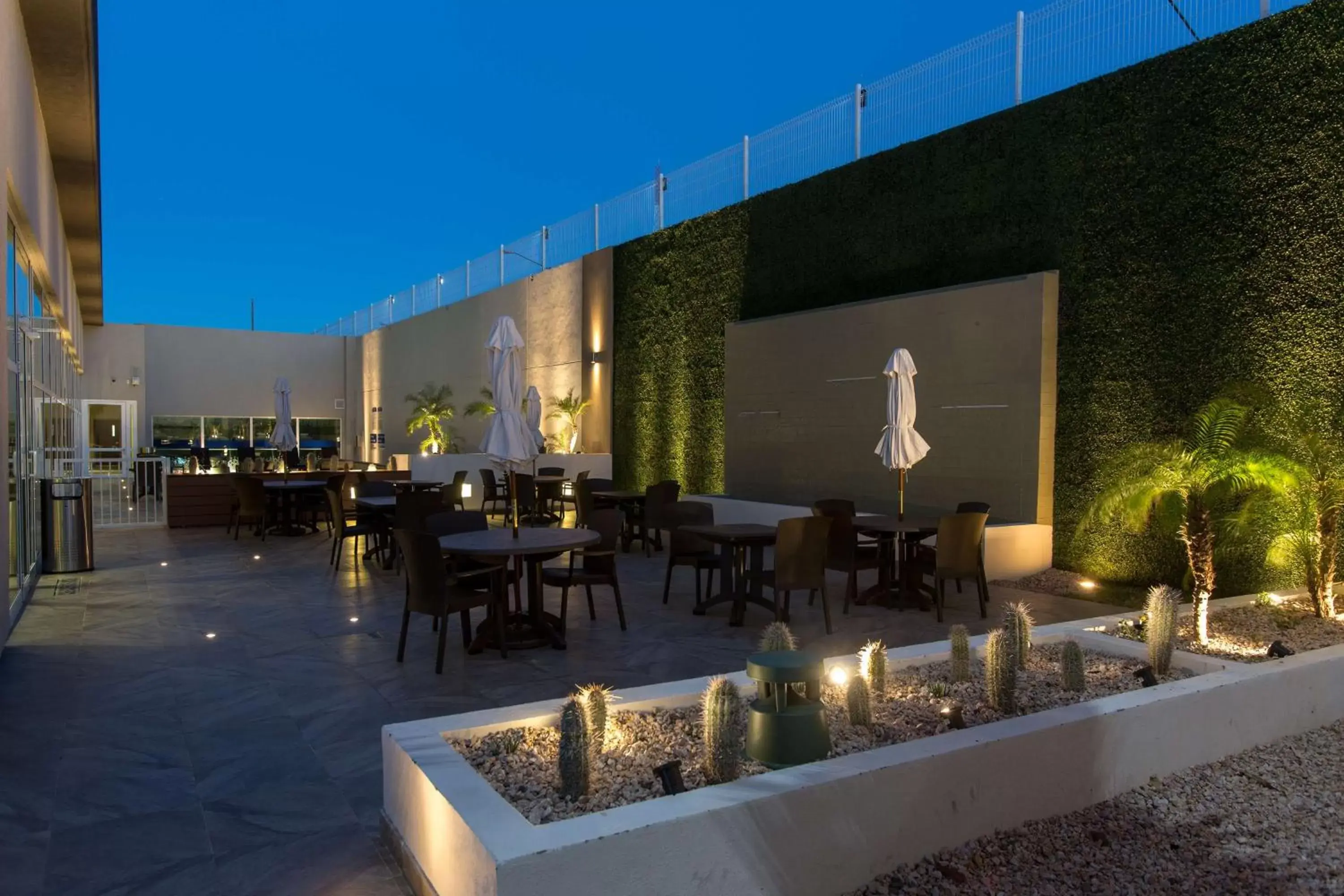Patio, Restaurant/Places to Eat in Hampton Inn by Hilton Hermosillo