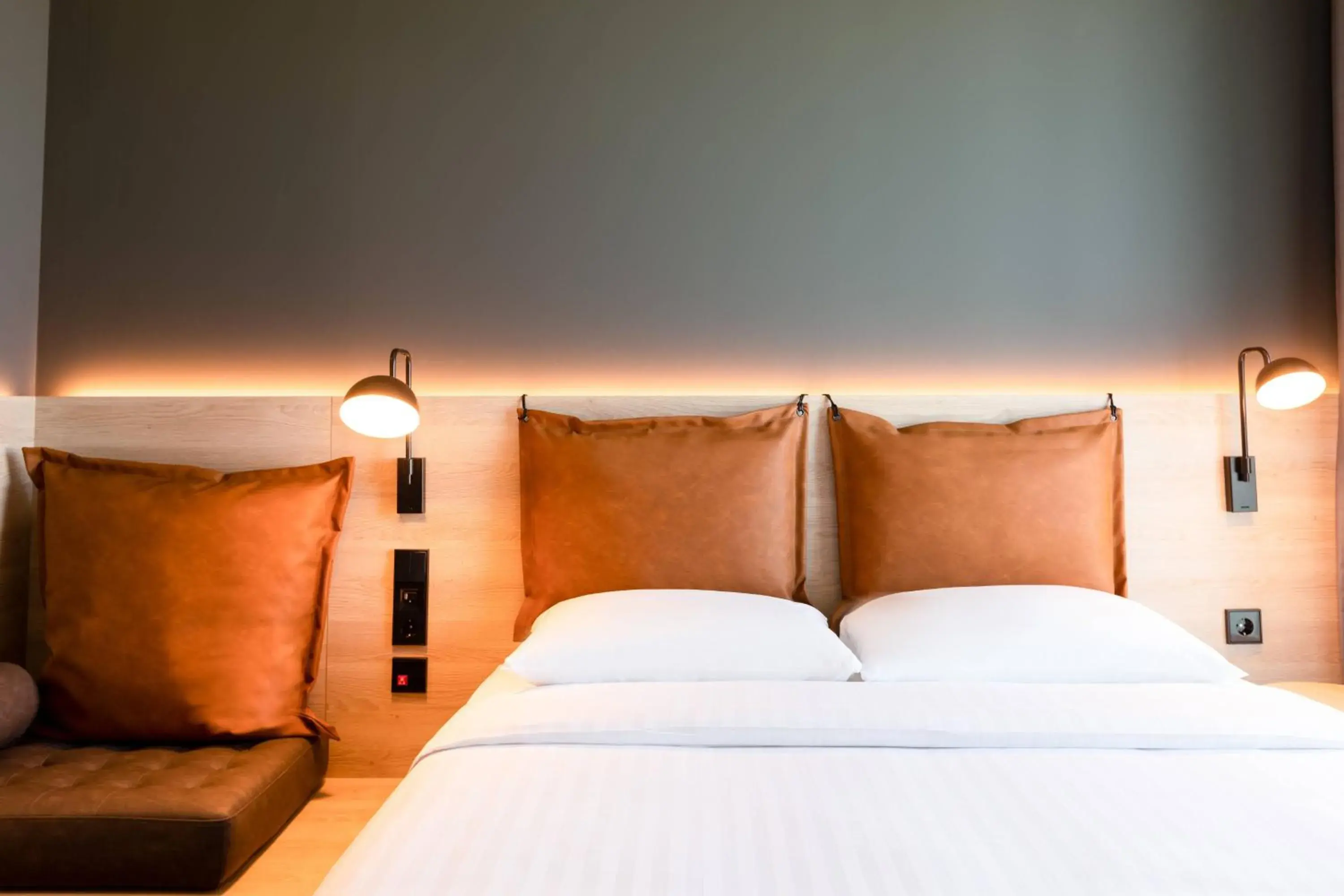 Photo of the whole room, Bed in Moxy Utrecht