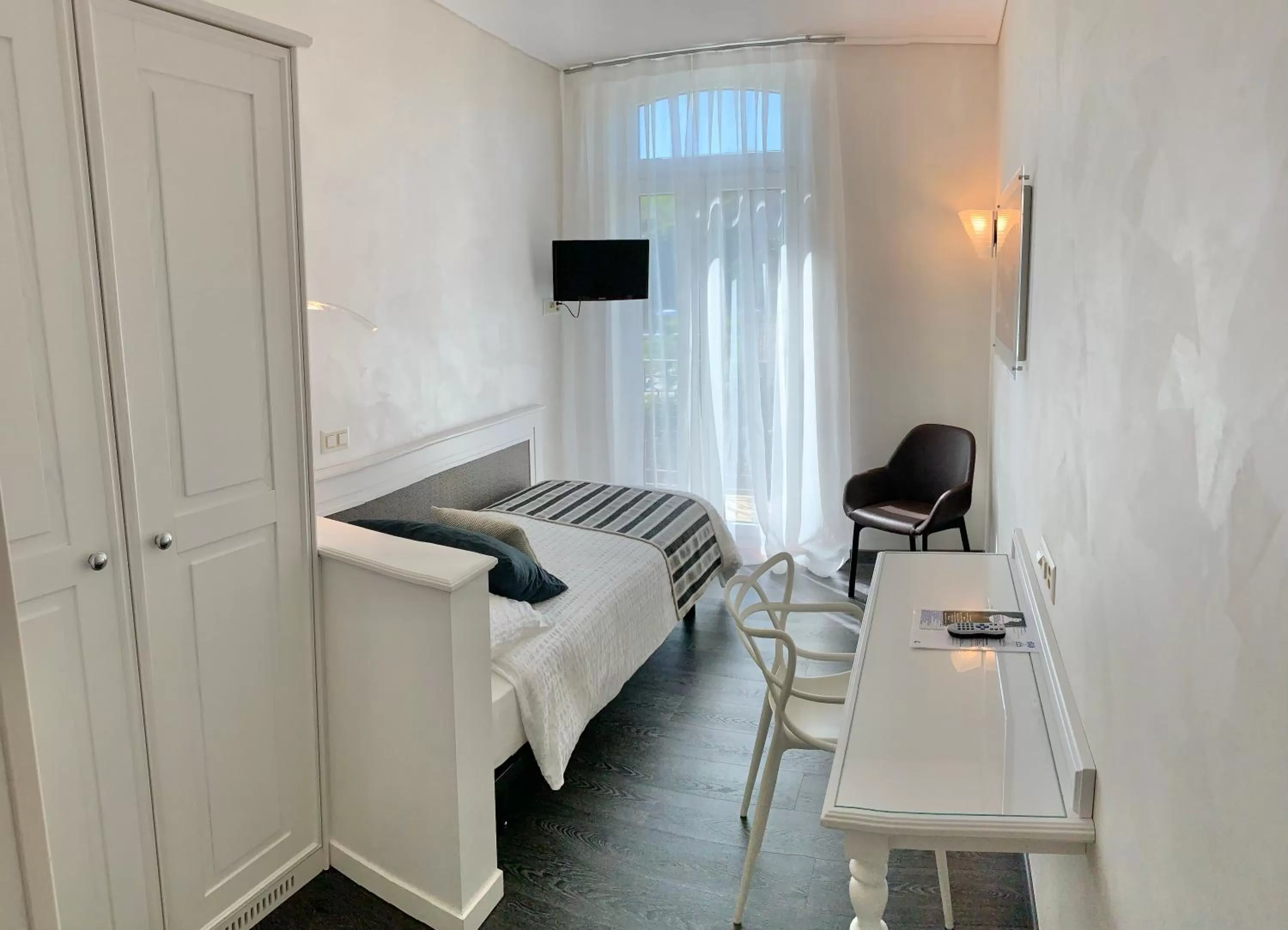 Bed in Continental Parkhotel