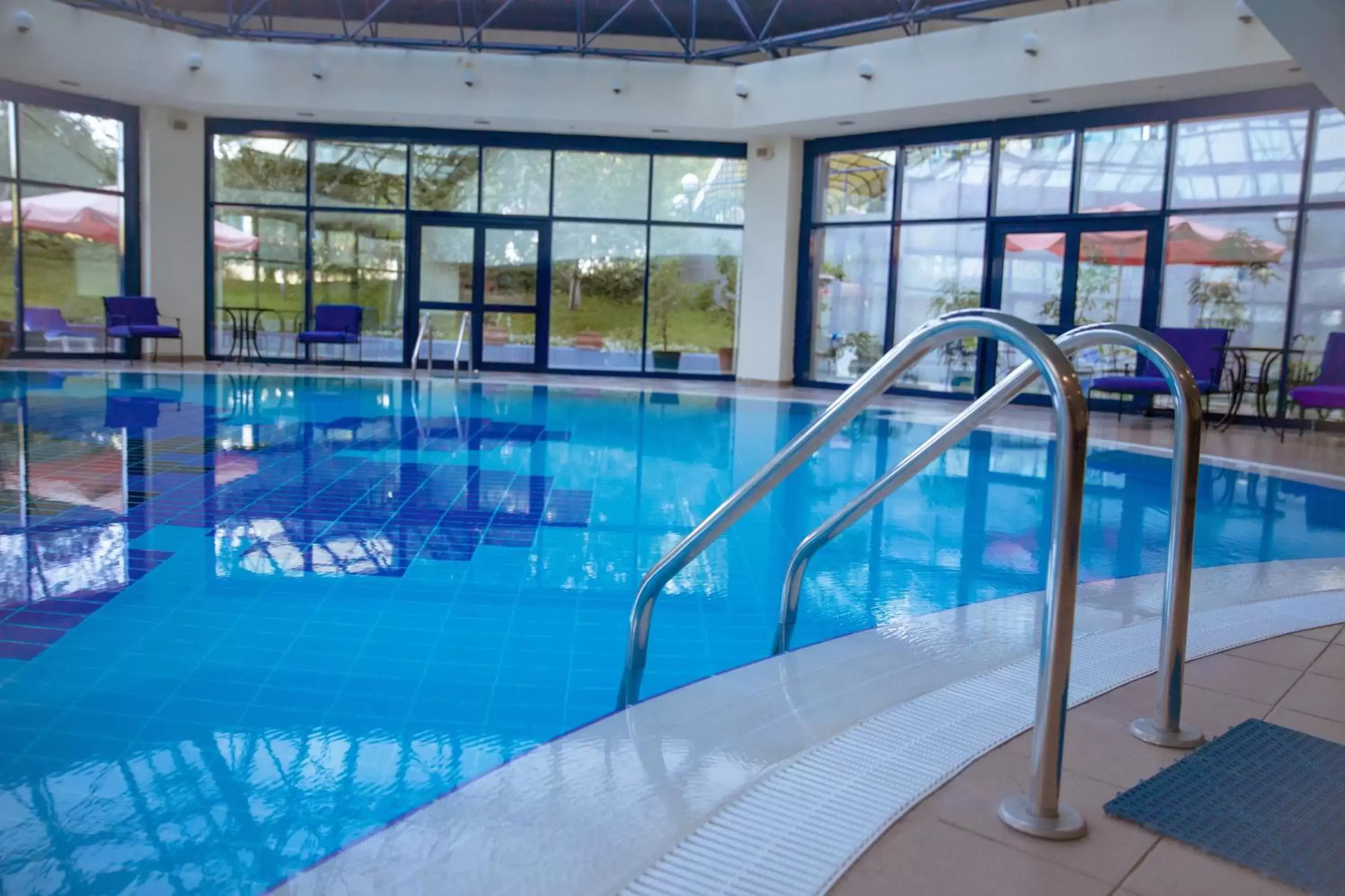 Swimming Pool in International Hotel Tashkent