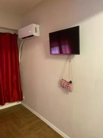 Mediterranean Room on the Bottom Floor in Capri Beach Hotel Mediterranean Room on the Bottom Floor in Capri Beach Hotel