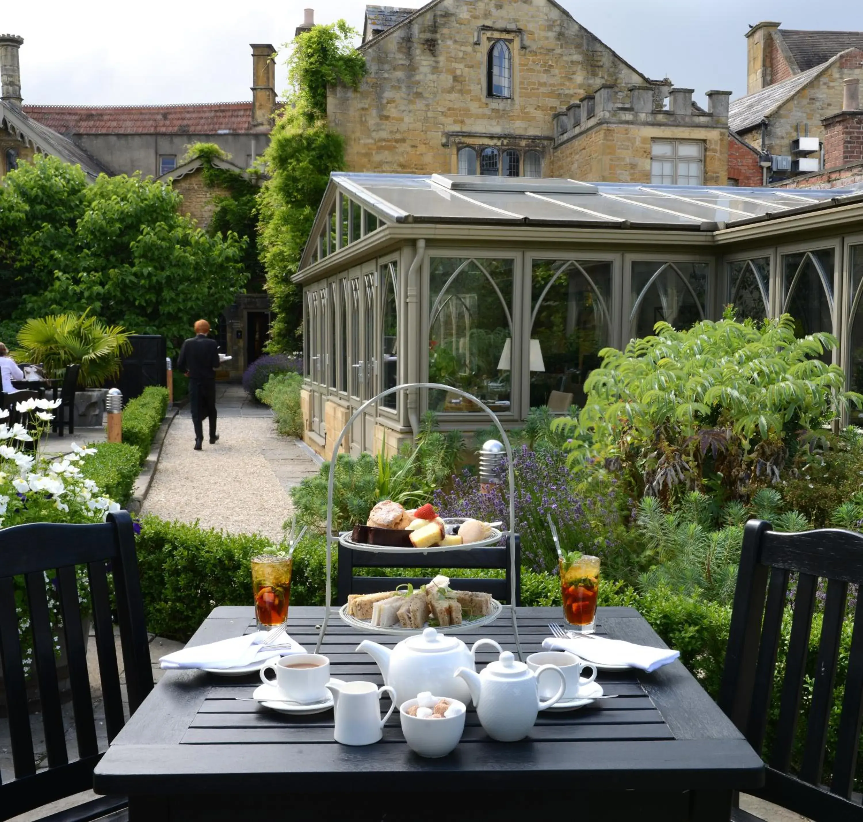 Day, Restaurant/Places to Eat in The Manor House Hotel