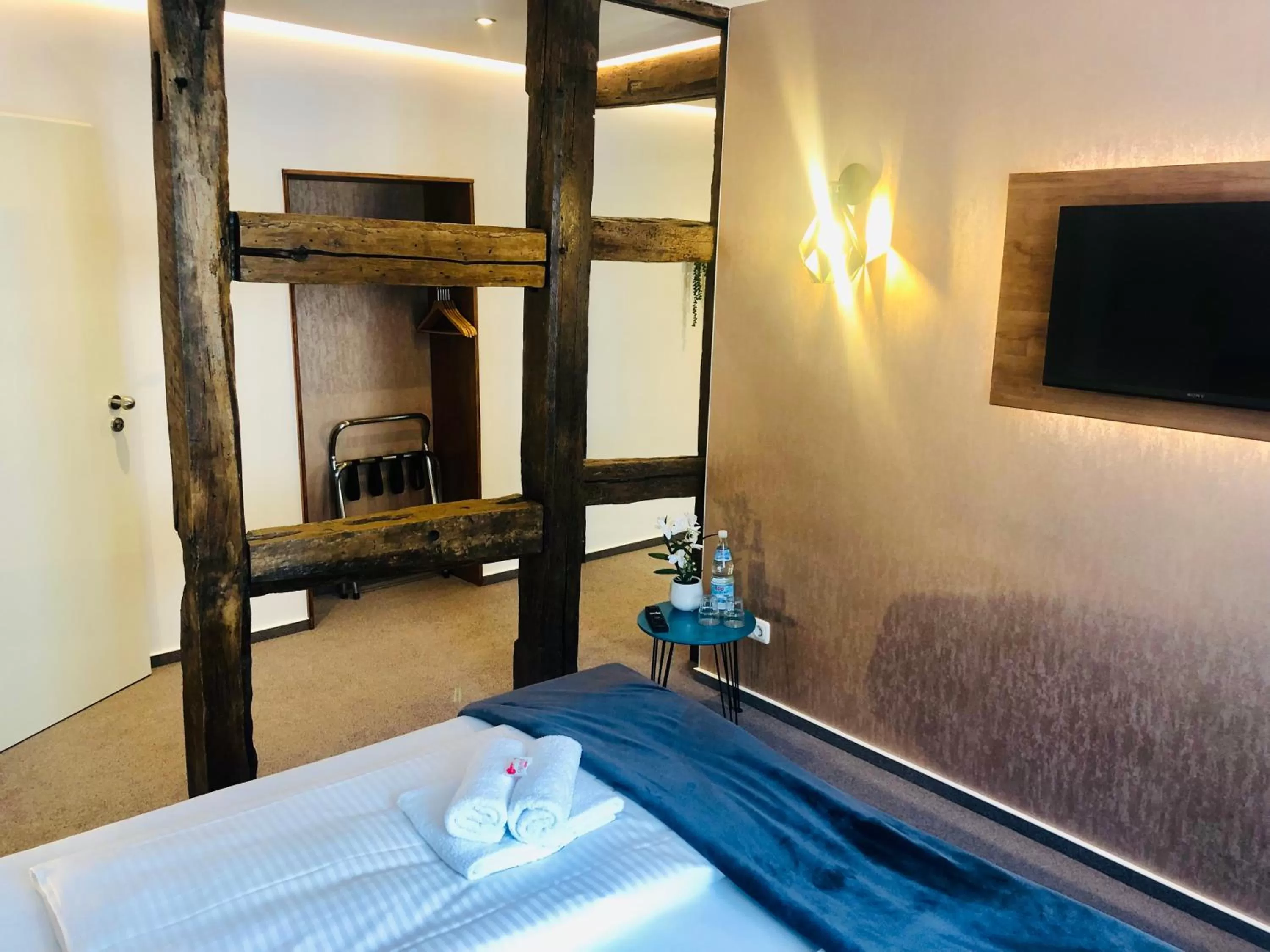 Photo of the whole room, Bed in Hotel am Schloss