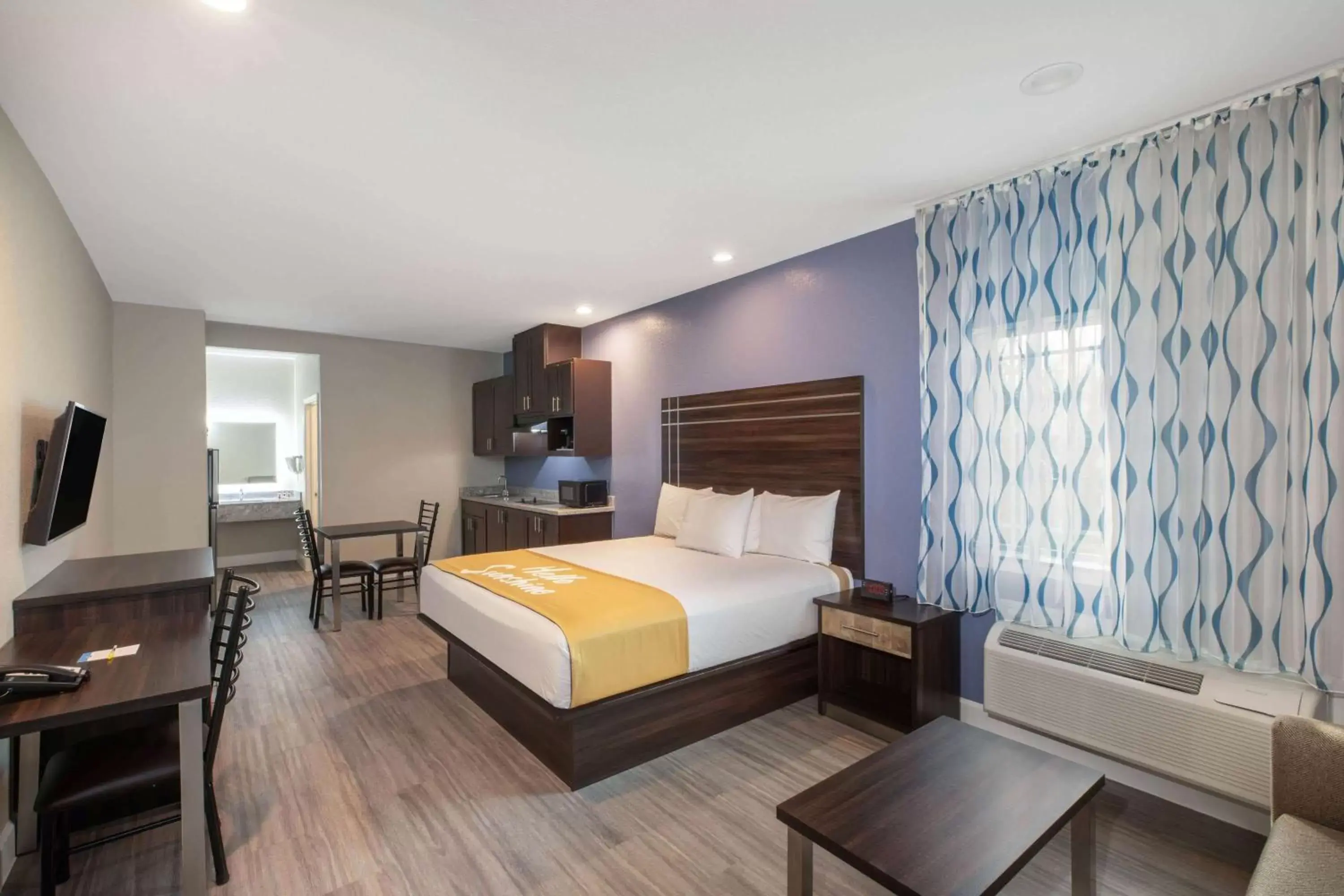 Photo of the whole room, Bed in Days Inn & Suites by Wyndham La Porte