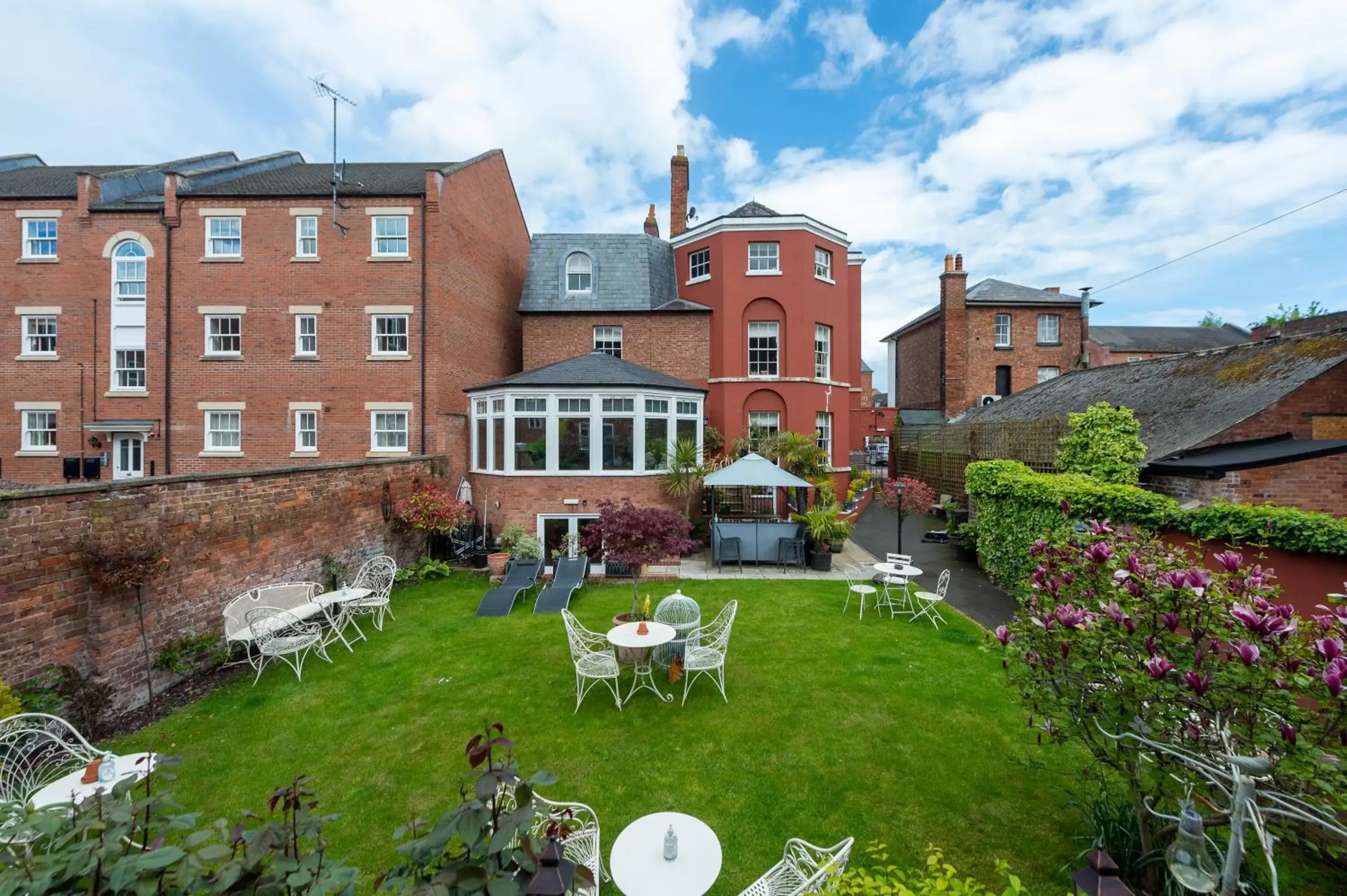 Garden, Property Building in Darwin's Townhouse