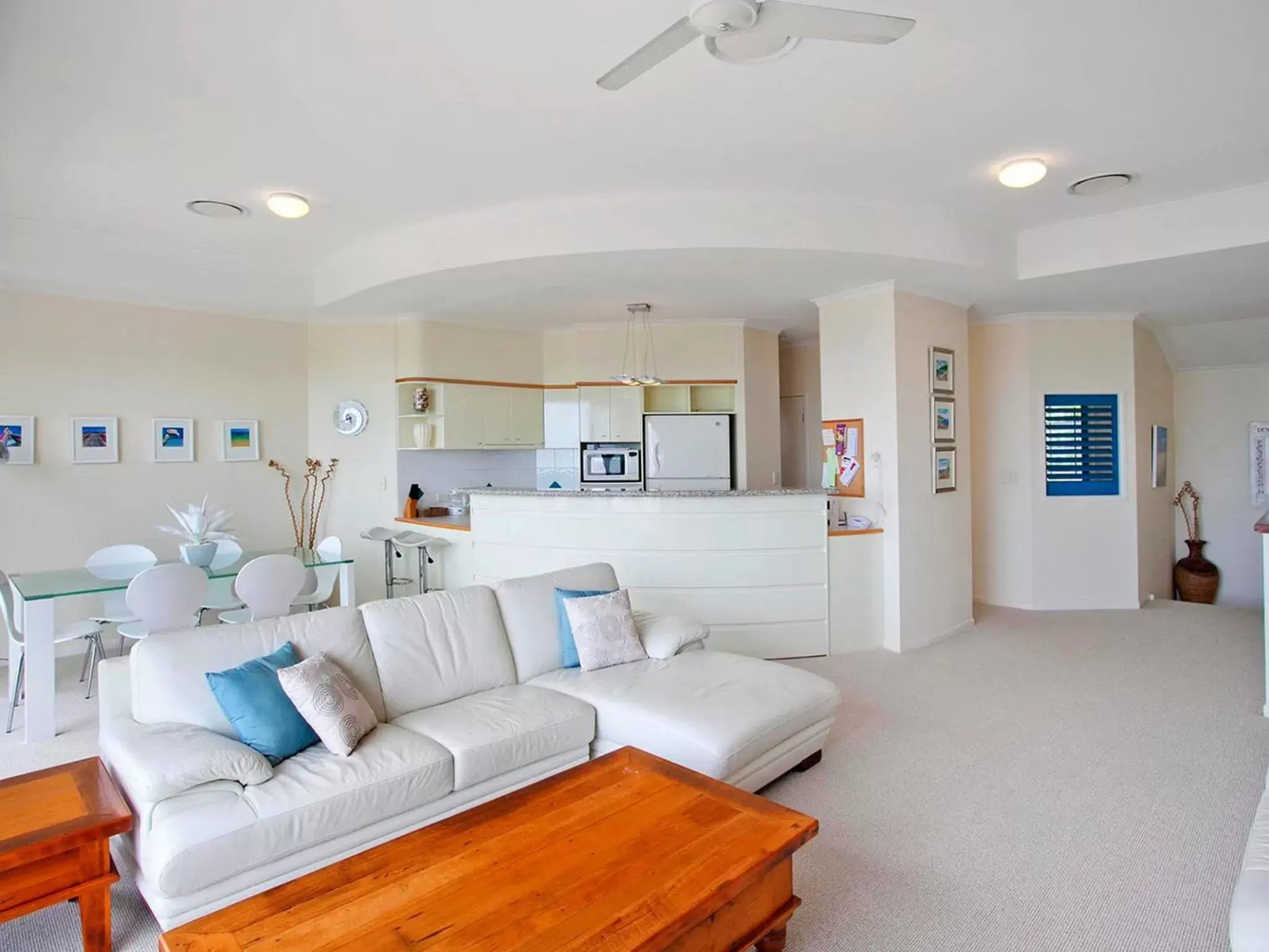 Kitchen or kitchenette, Seating Area in The Point Coolum