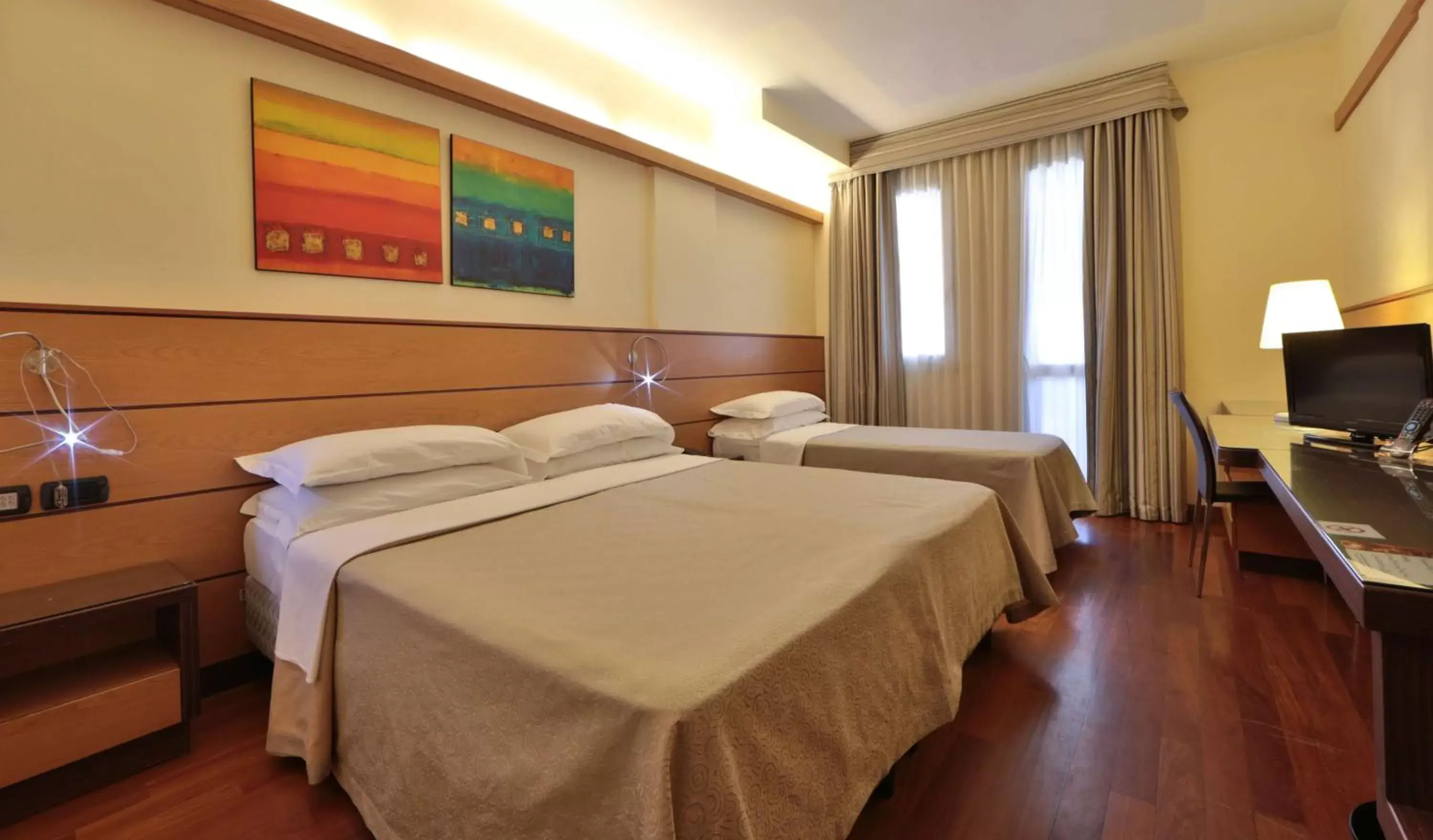 Photo of the whole room, Bed in Best Western Hotel Dei Cavalieri