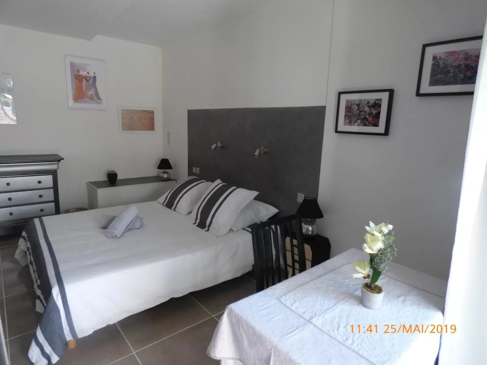 Bed in MAS MAURANE-Chambre d'hôte avec SPA privé aux portes d'ARLES