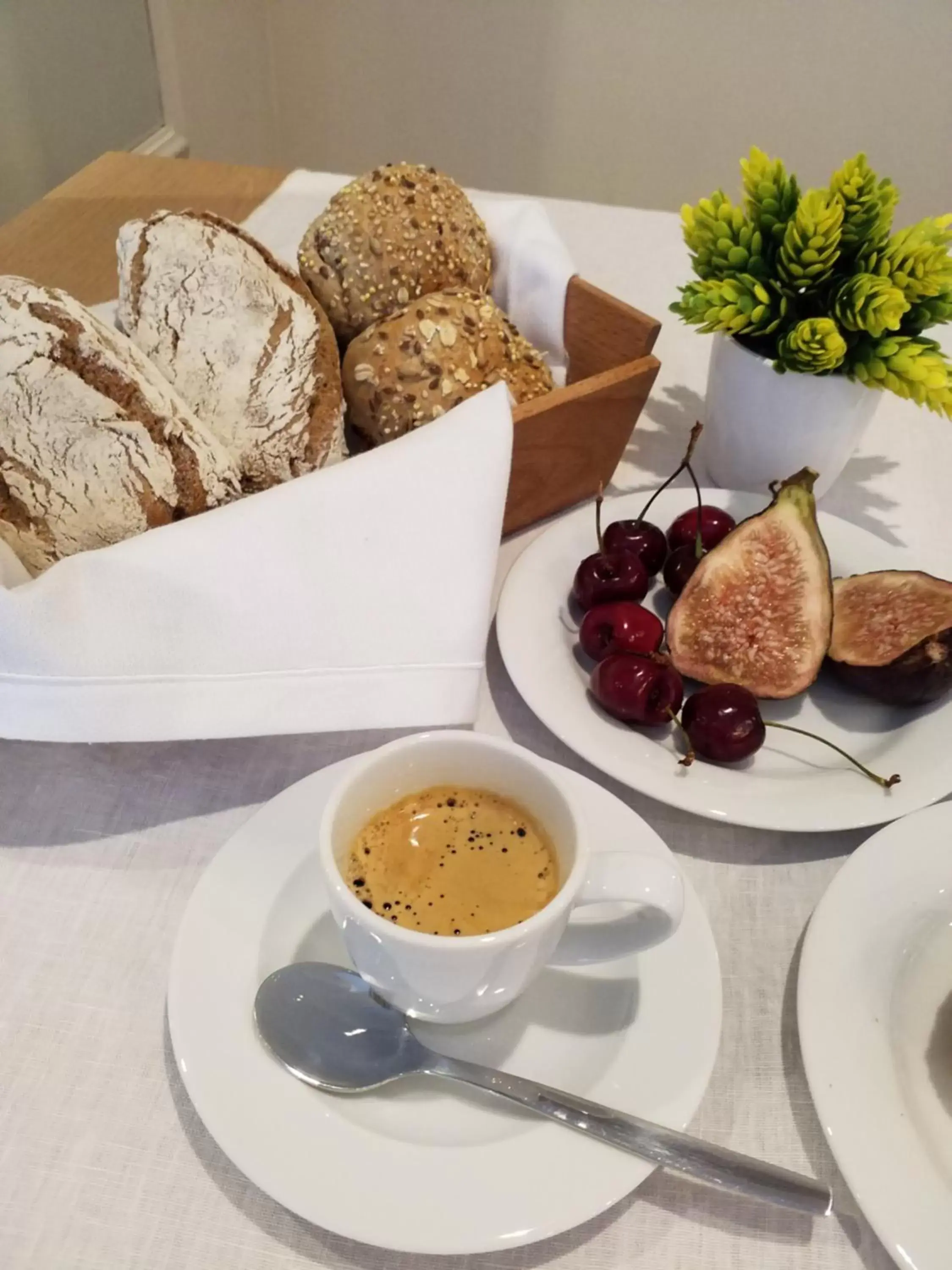 Buffet breakfast, Food in Private Villa Porto