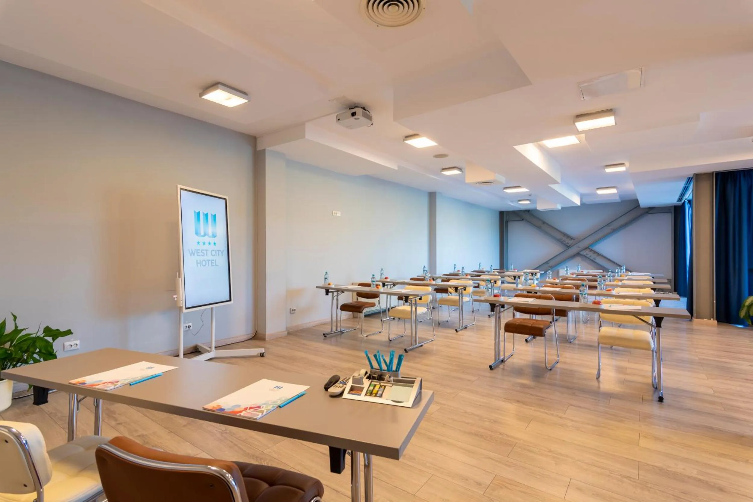 Meeting/conference room in West City Hotel