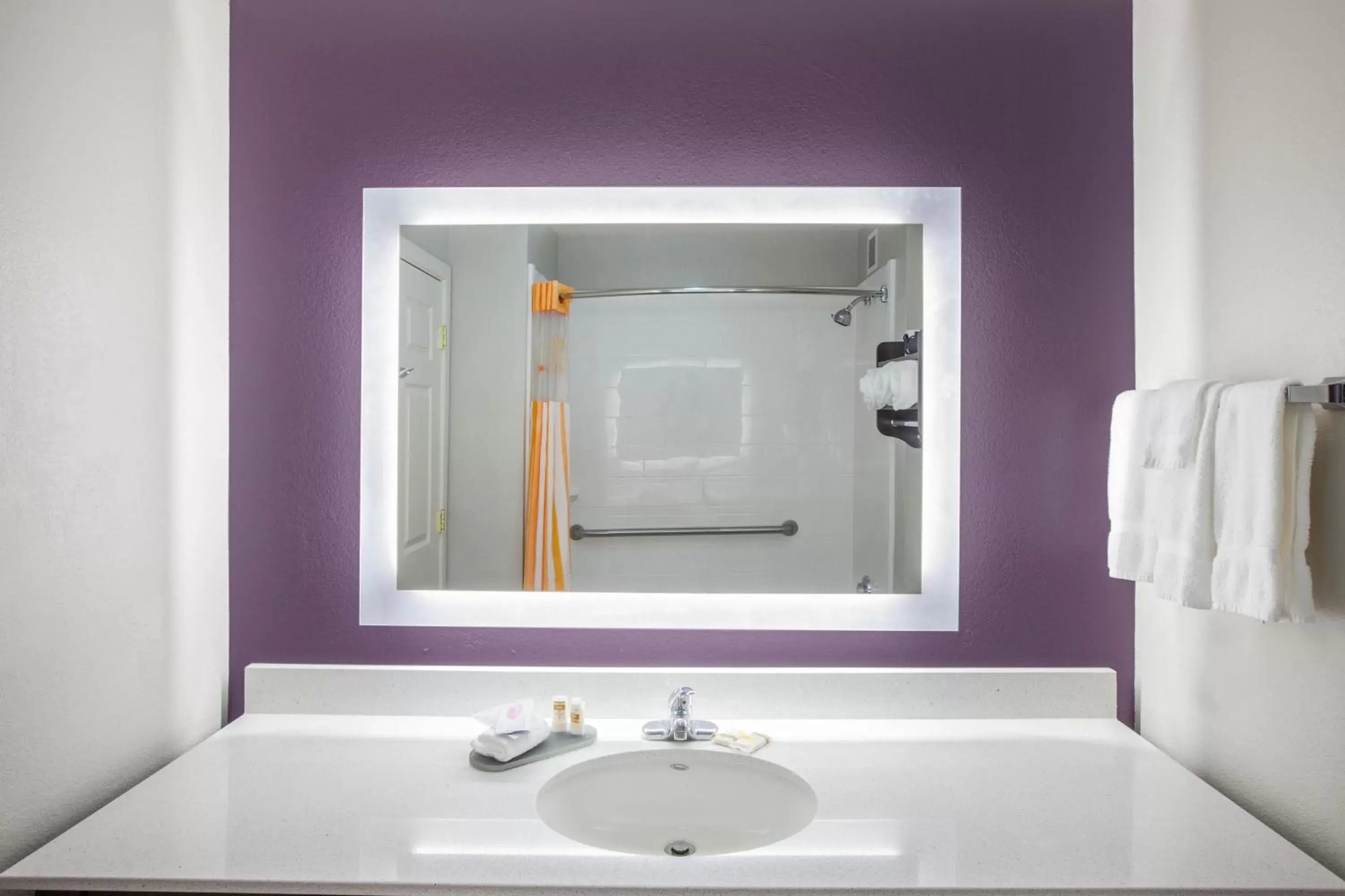 Bathroom in La Quinta by Wyndham Lubbock North