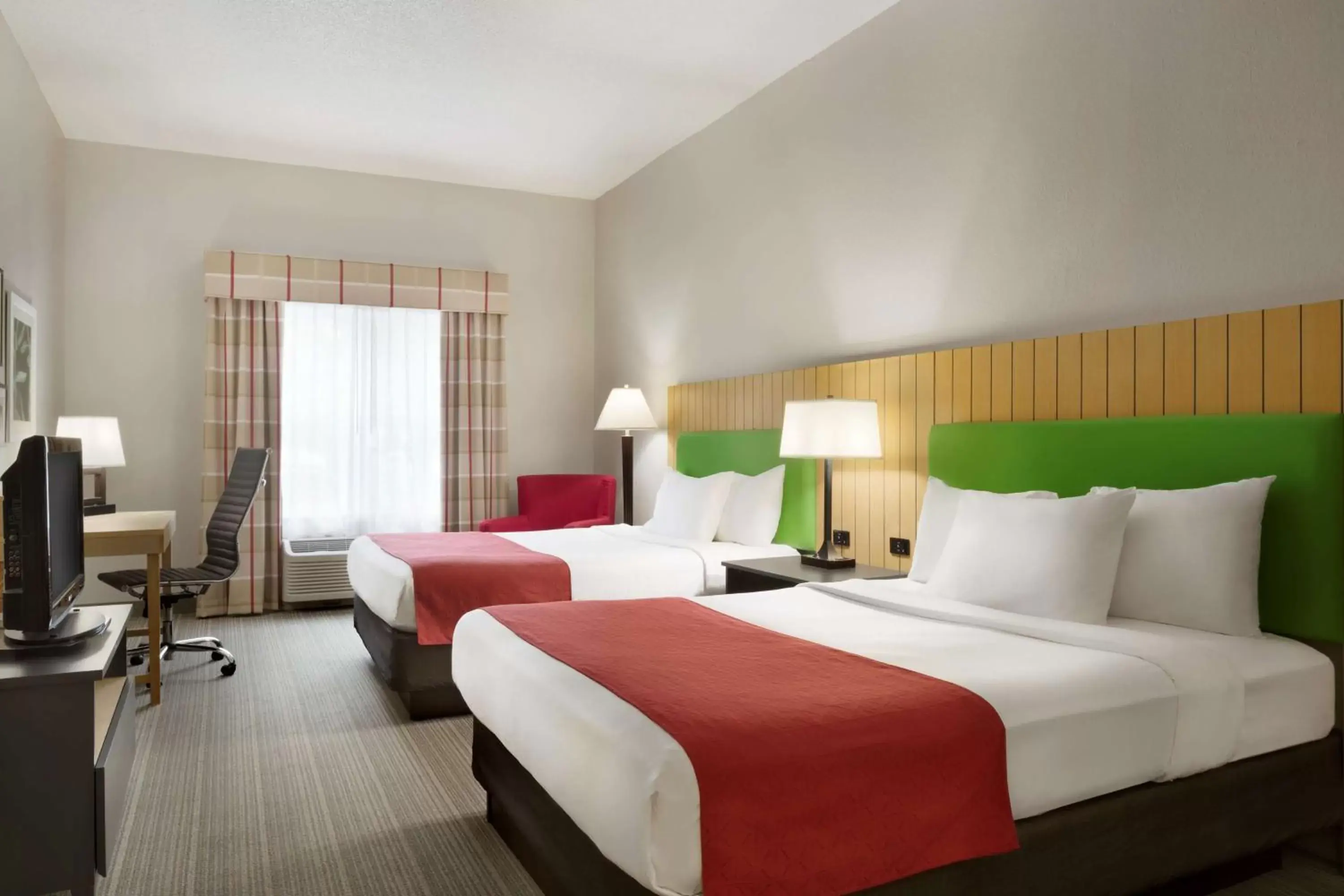 Photo of the whole room, Bed in Country Inn & Suites by Radisson, Louisville East, KY