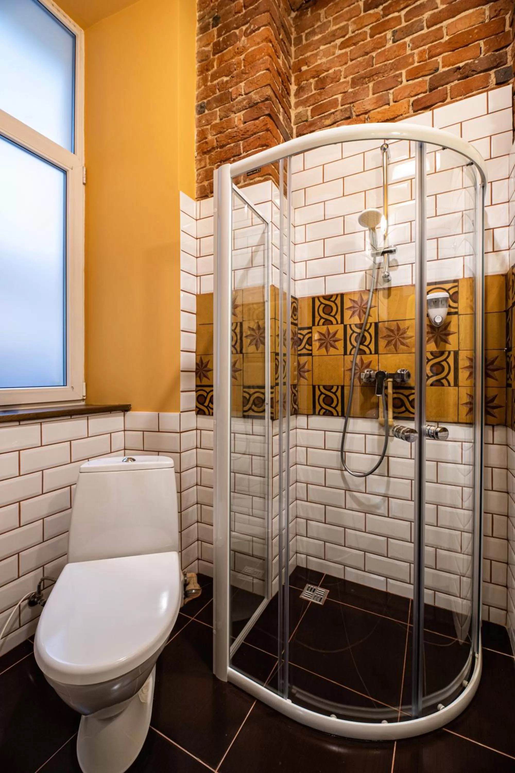 Shower in Post House Rooms