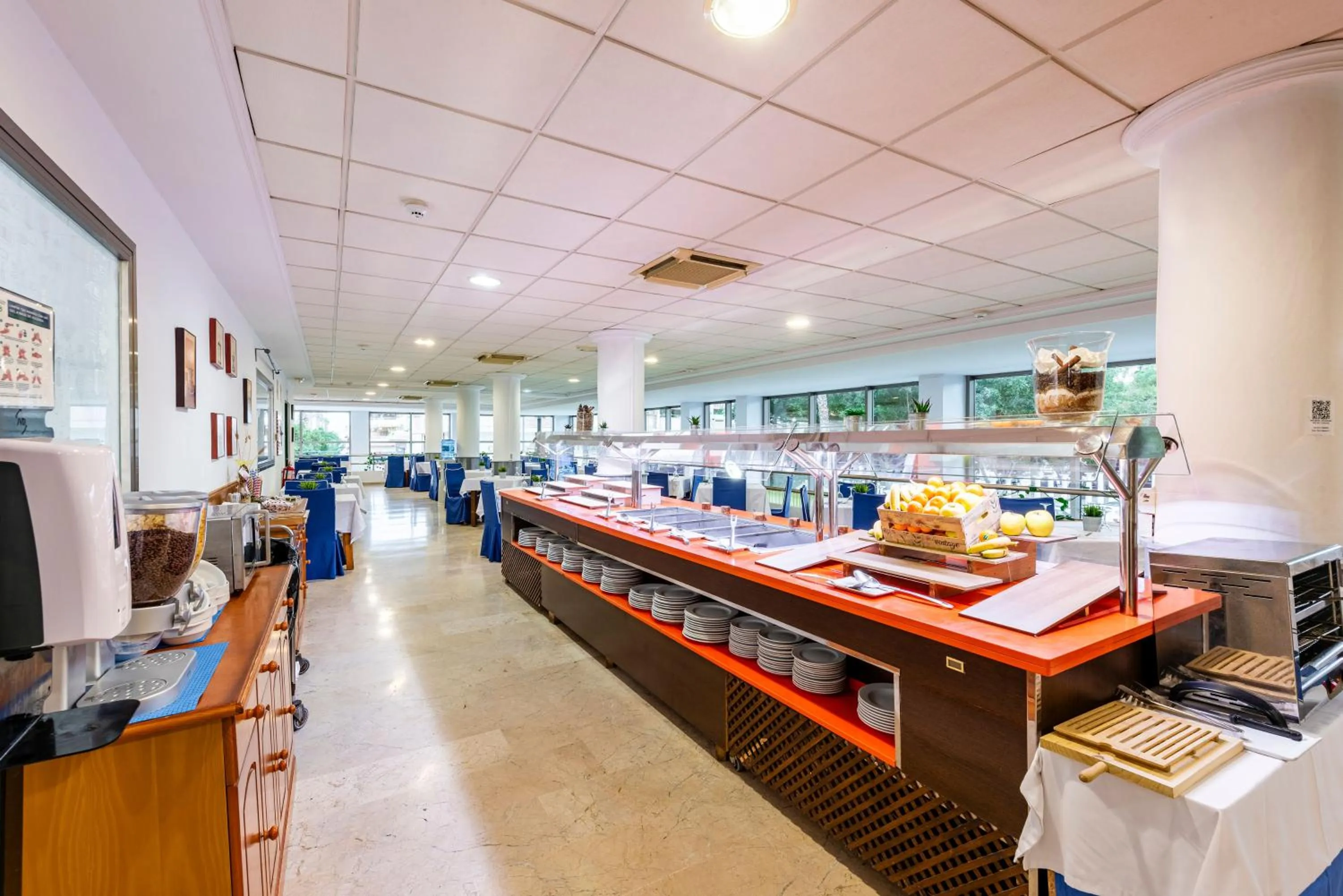 Restaurant/places to eat in Hotel Toboso Almuñécar