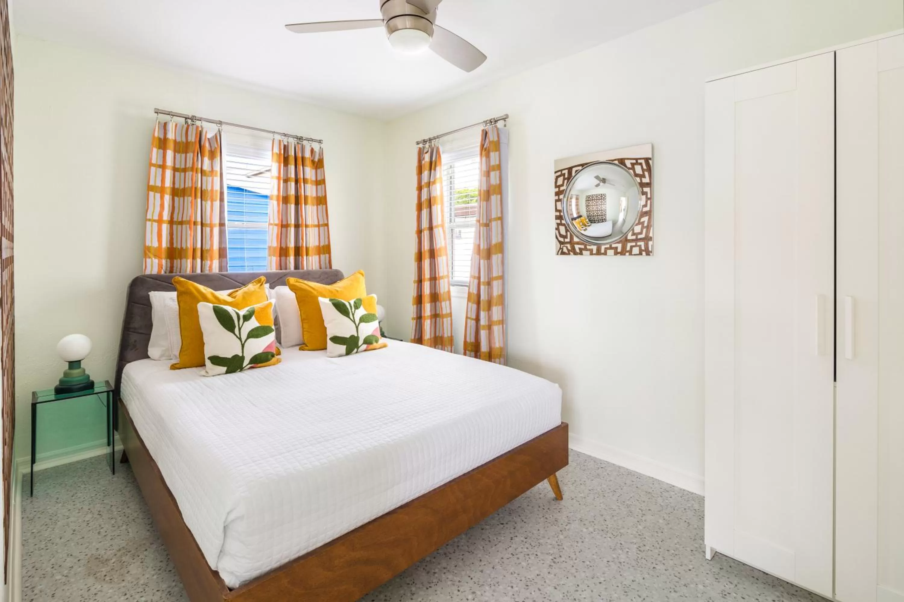 Bedroom in Sunset Inn and Cottages
