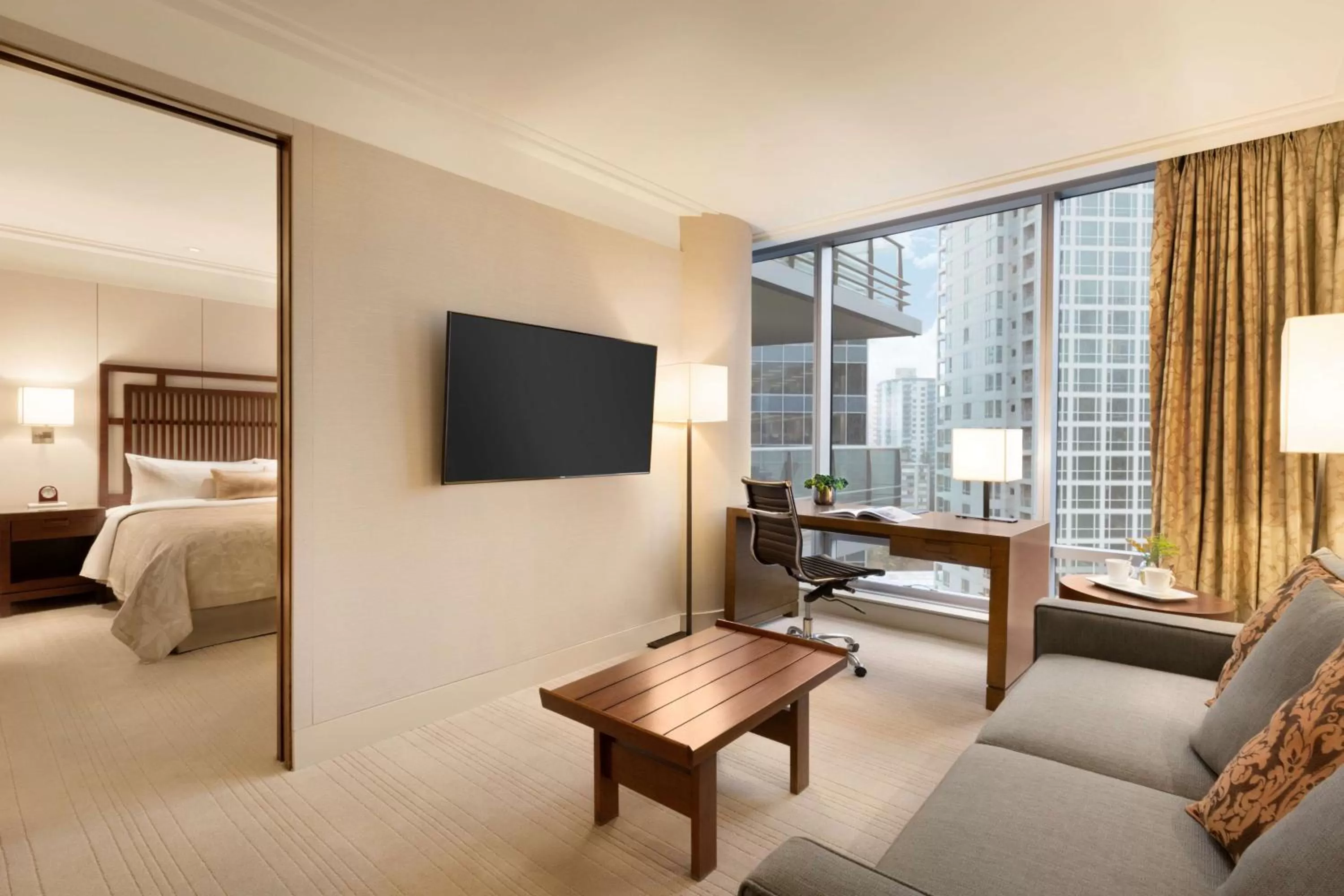 TV and multimedia, Bed in Shangri-La Vancouver