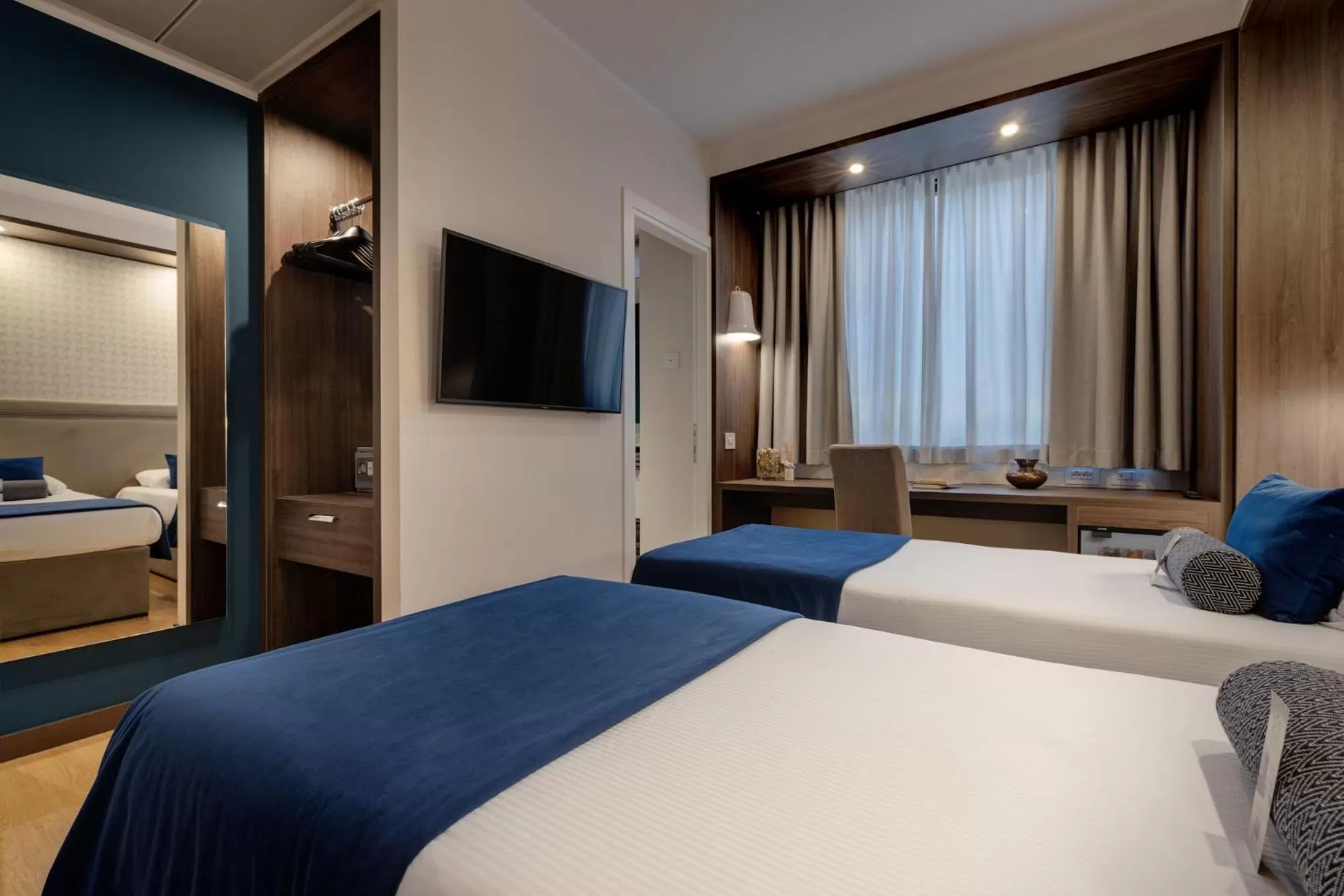 Bed in Fly Decó Hotel