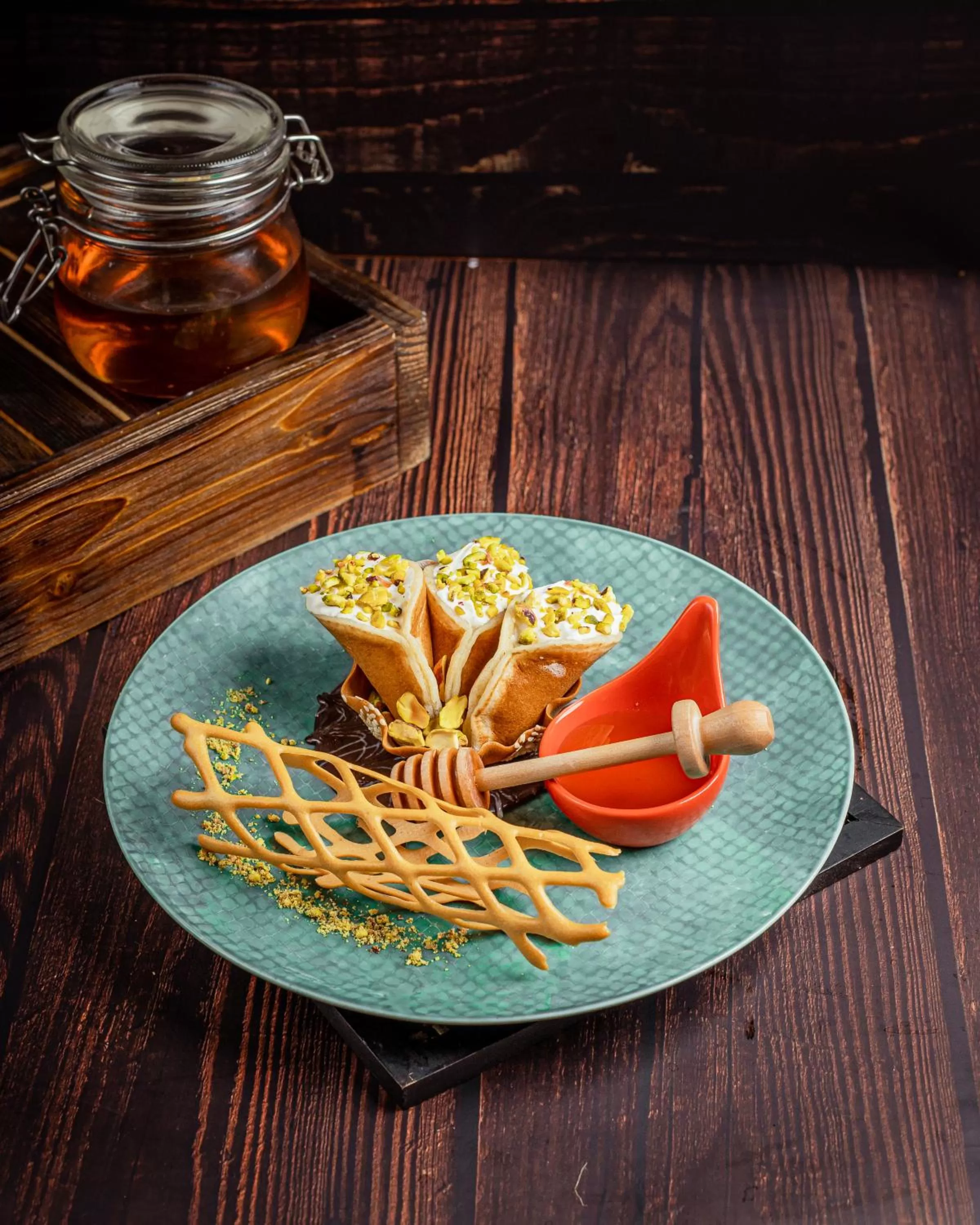 Restaurant/places to eat in Holiday Inn Dhaka City Centre by IHG