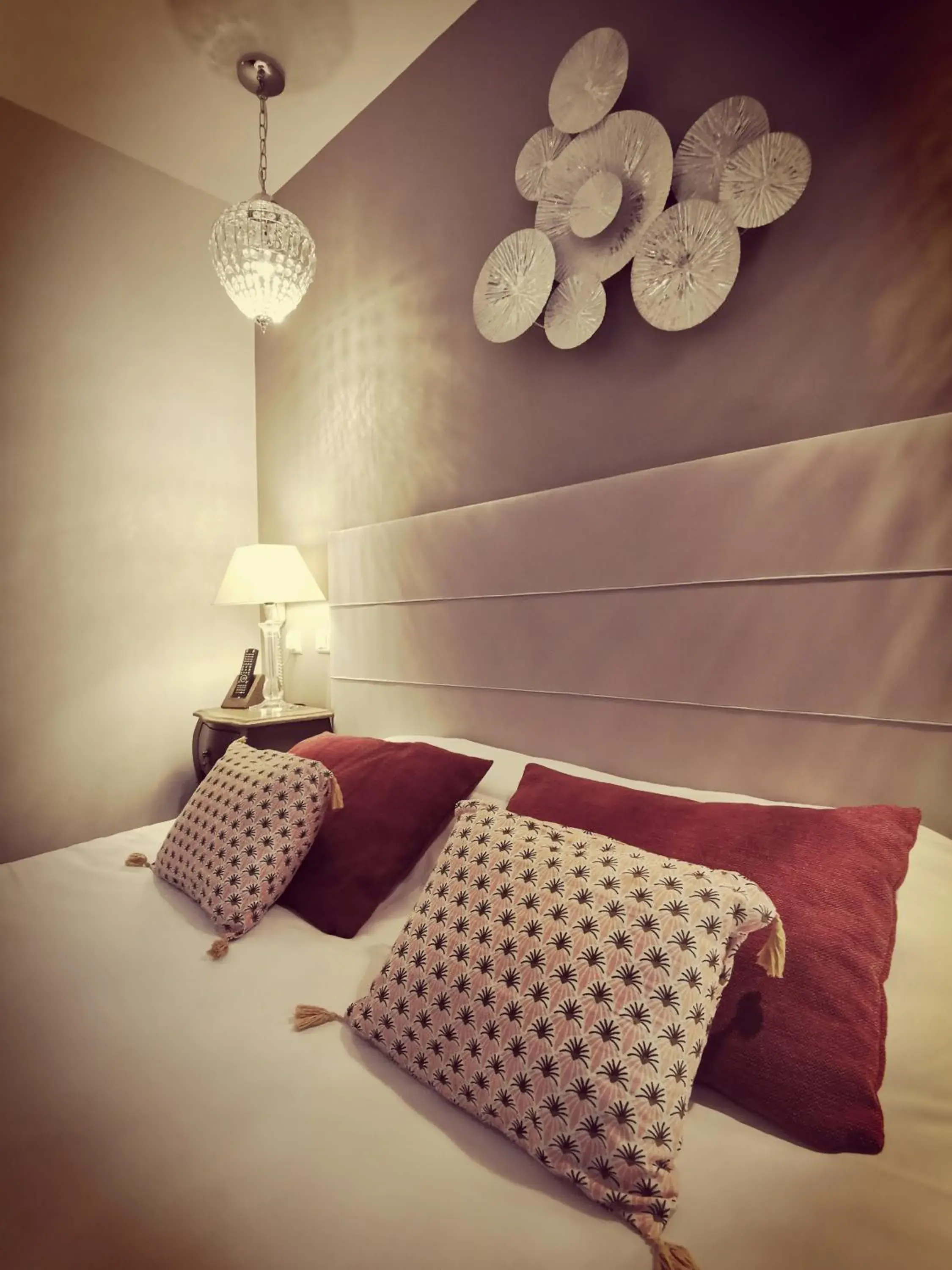 Bedroom, Bed in Brit Hotel Acacias