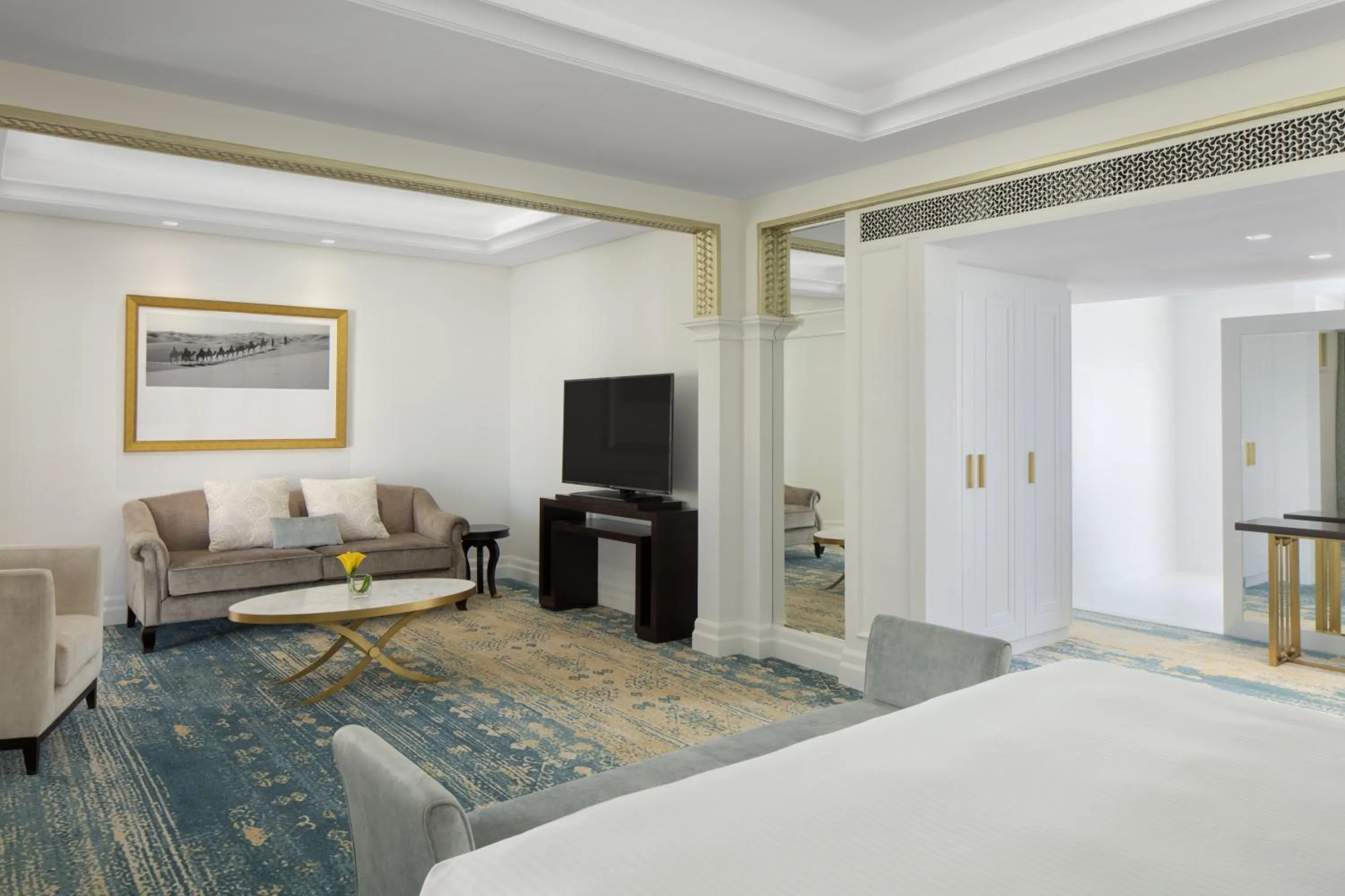 Bedroom, Bed in Radisson Blu Hotel, Dubai Deira Creek