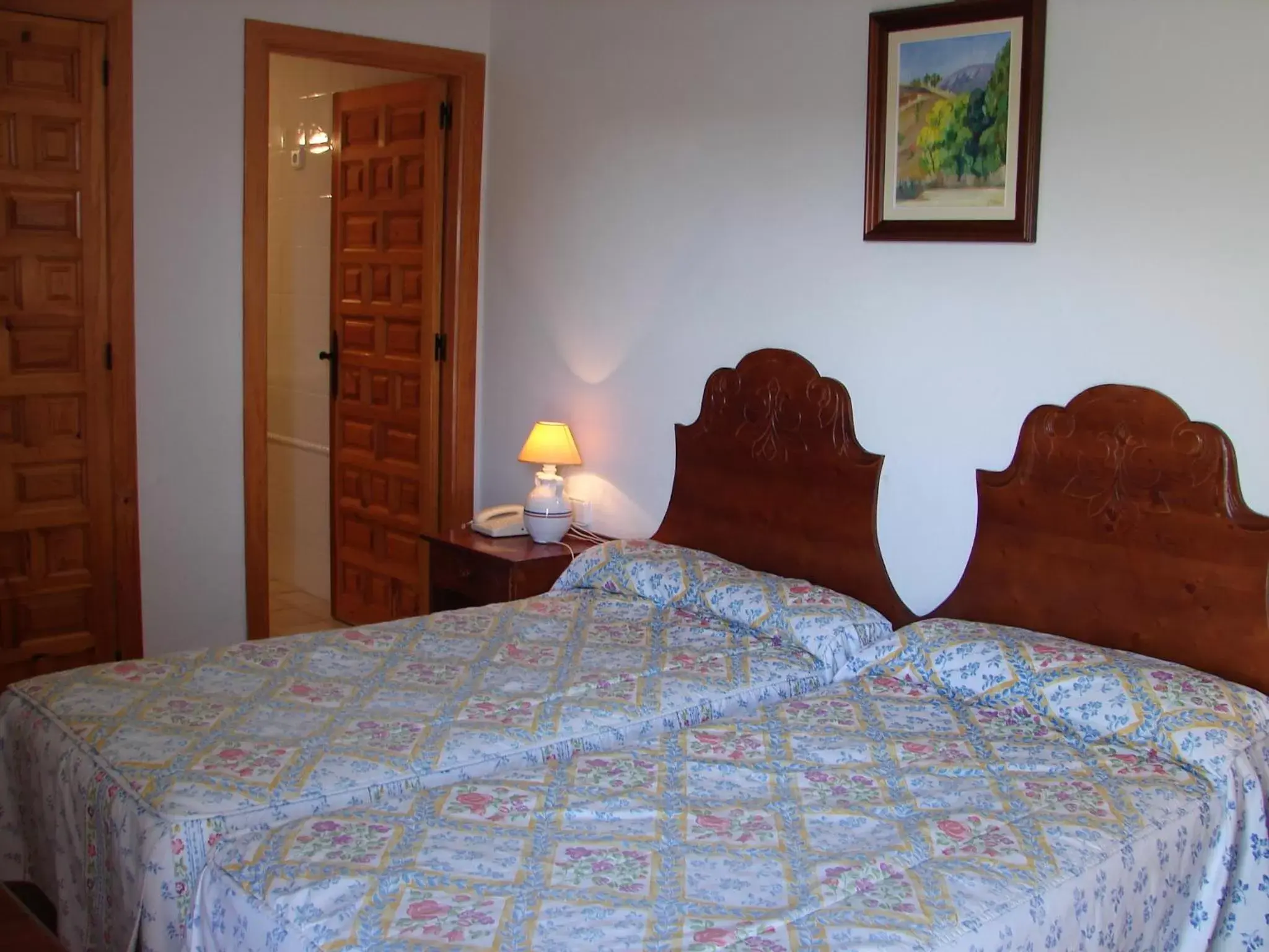Photo of the whole room, Bed in Villa Turística de Priego