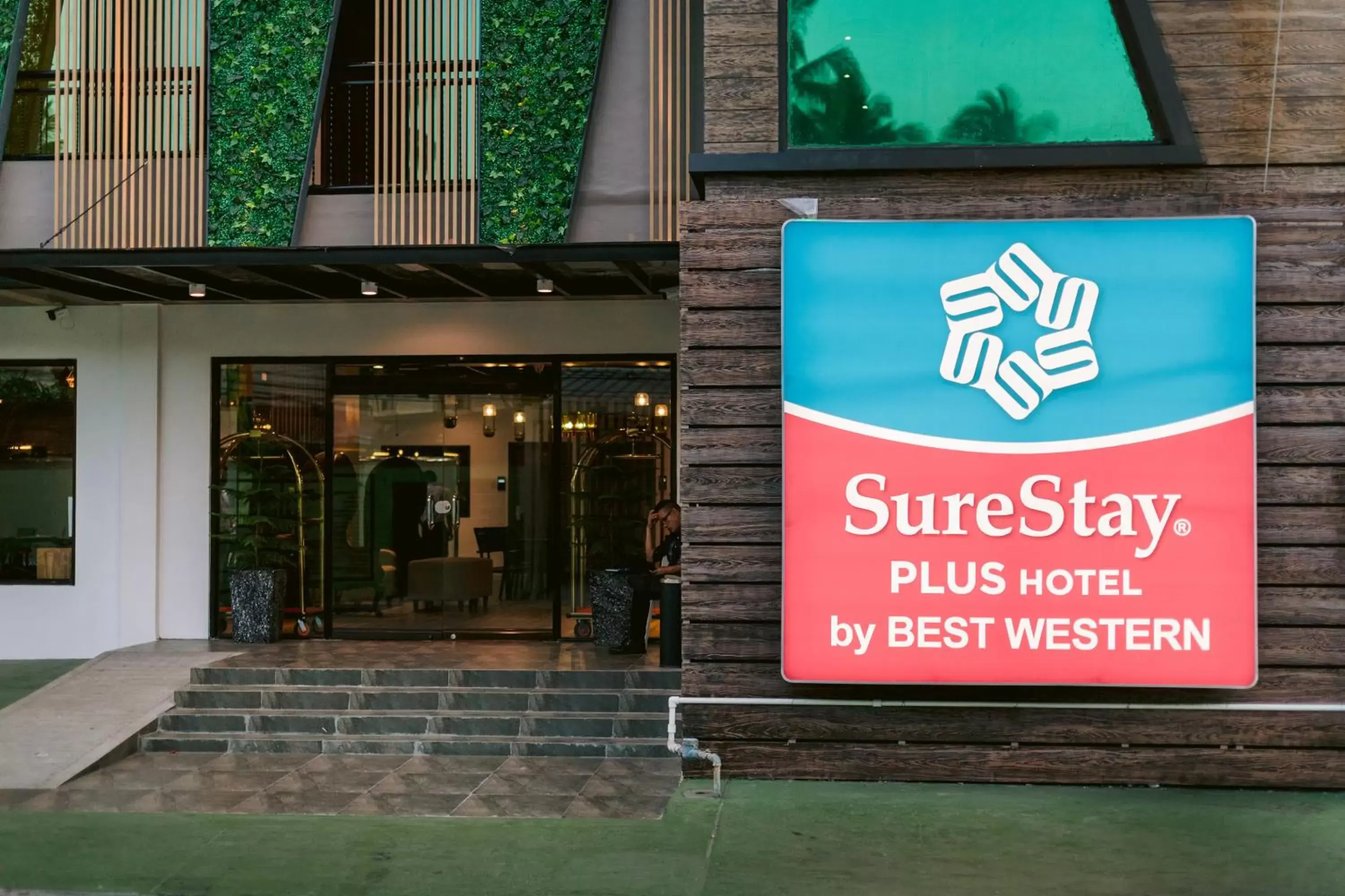 Facade/entrance in SureStay Plus Hotel by Best Western AC LUXE Angeles City