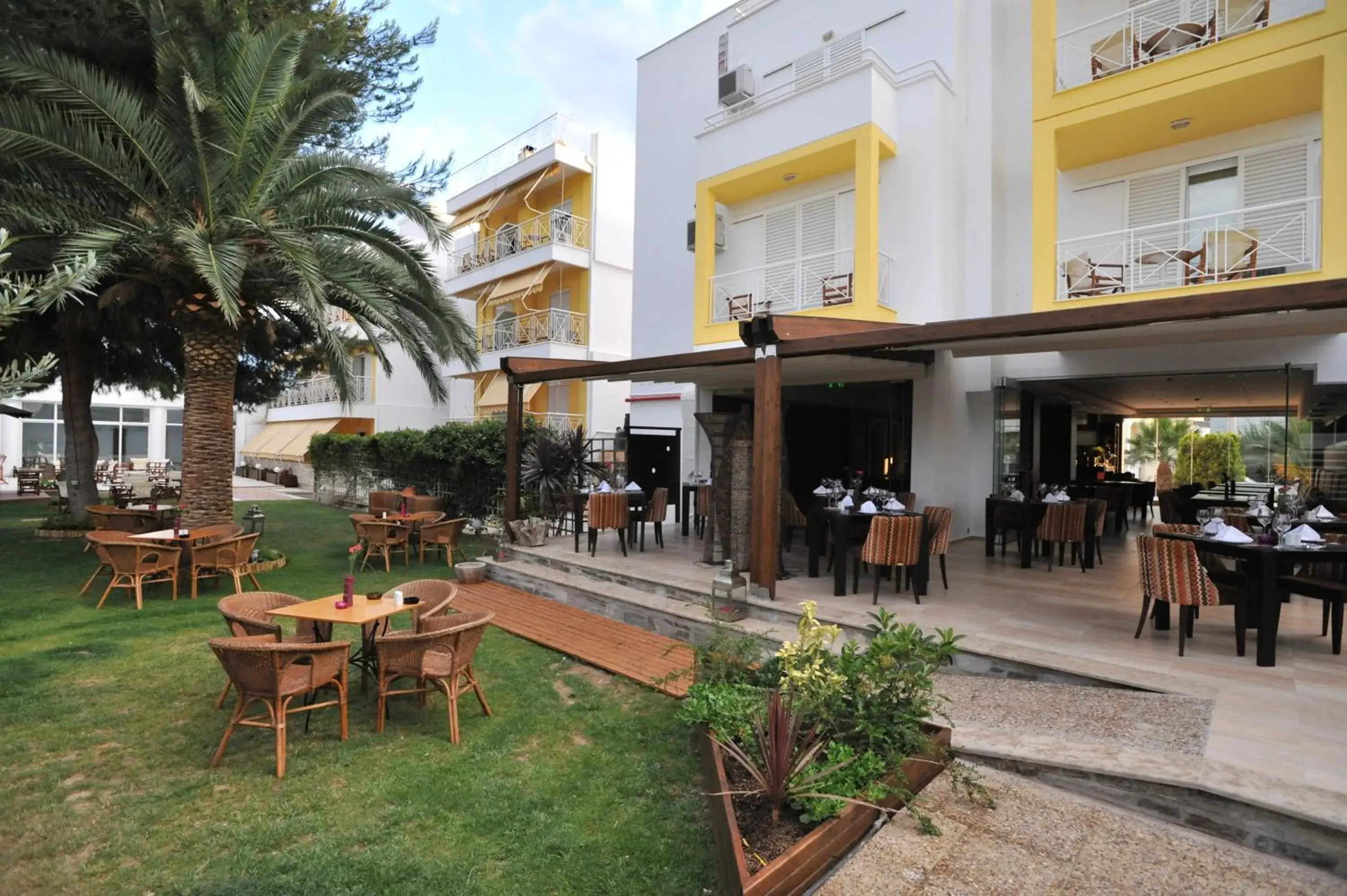 Facade/entrance, Restaurant/Places to Eat in Hotel Kalloni