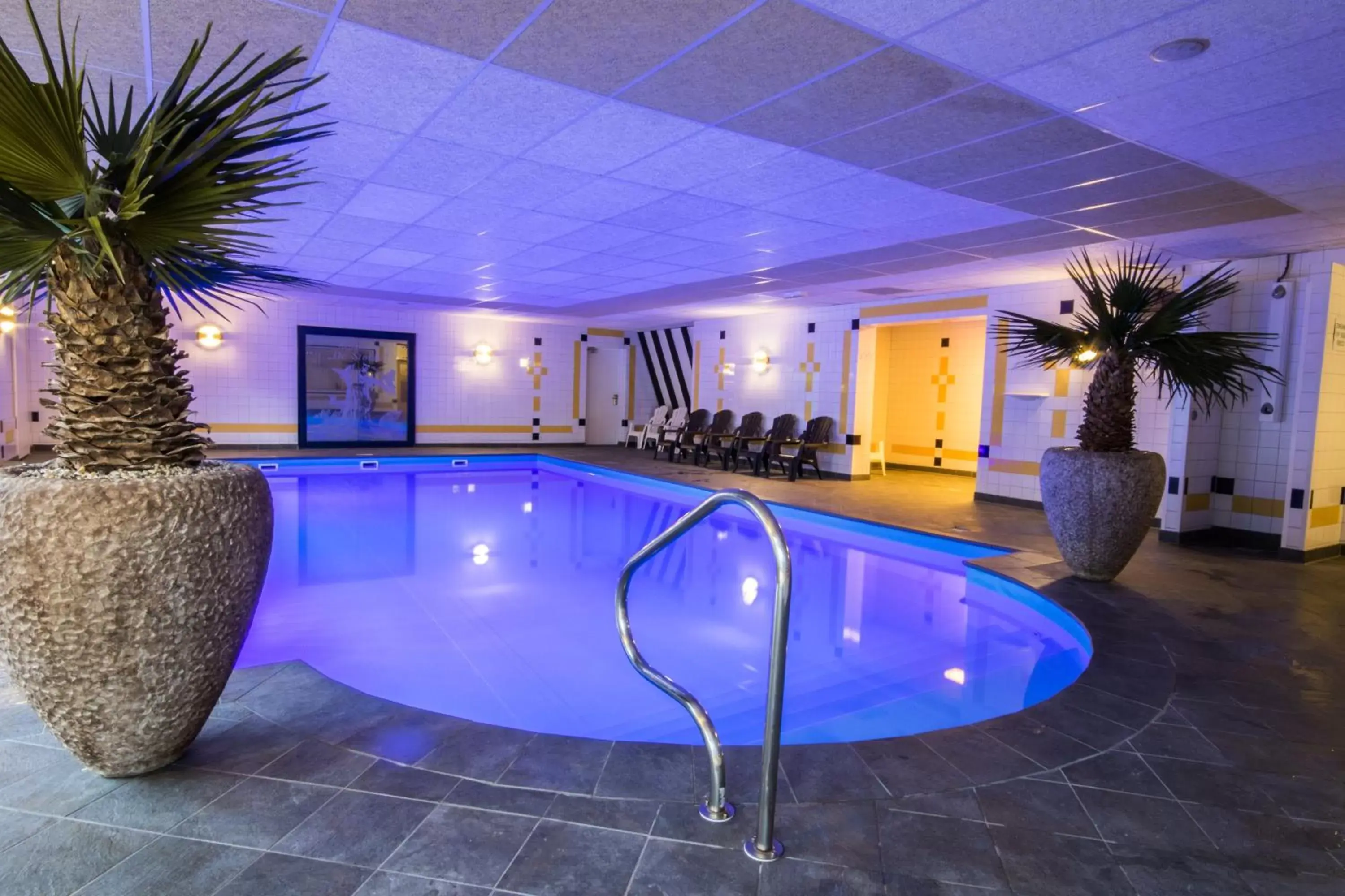 Swimming Pool in De Stobbe hotel & suites